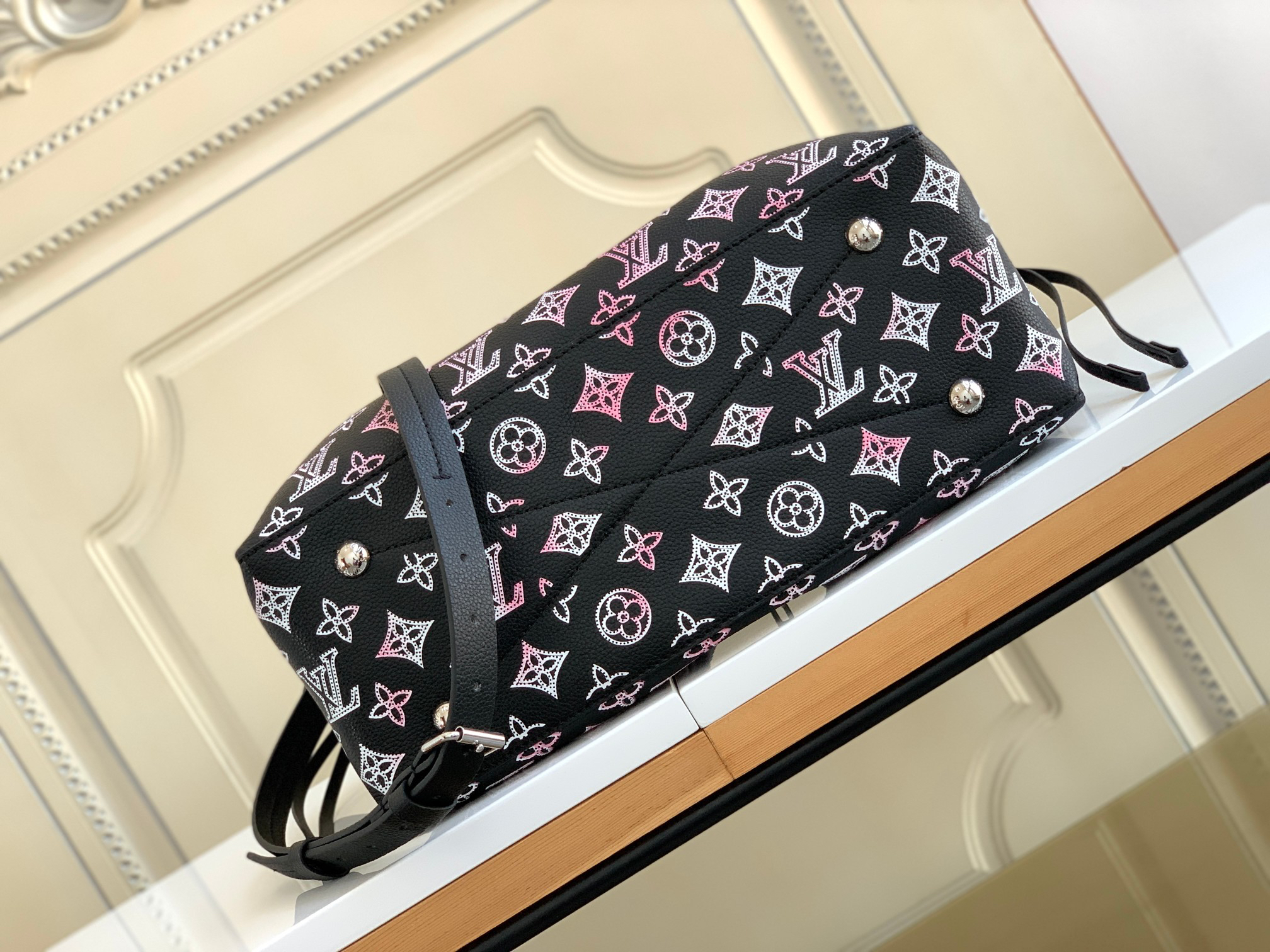 Louis Vuitton Bella Tote Black - Image 4