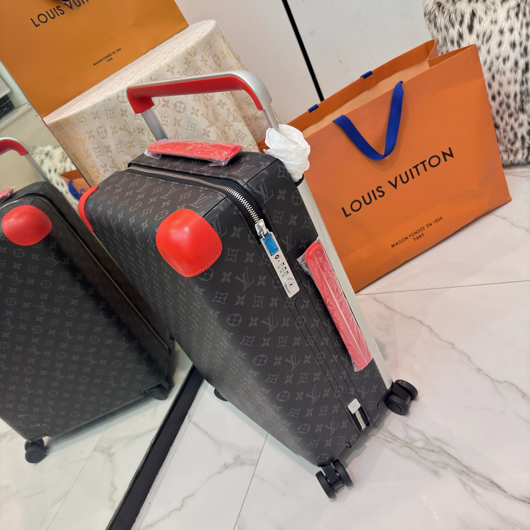 Louis Vuitton Horizon 55 Four-Wheel Carry-On Suitcase in Monogram Canvas - Image 4