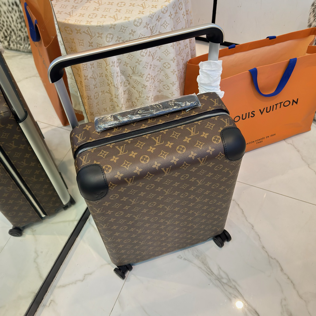 Louis Vuitton Horizon 55 Rolling Cabin Suitcase - Image 4