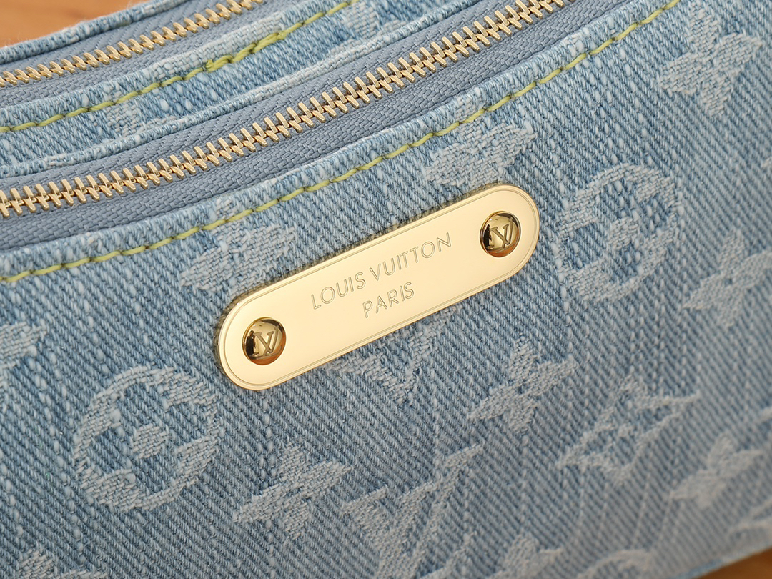 Louis Vuitton Liv Pochette Shoulder Bag in Monogram Denim - Image 4