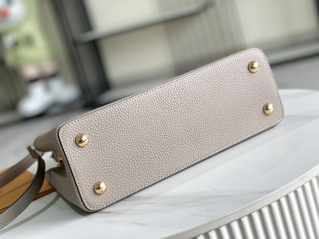 Louis Vuitton Capucines Handbag in Elephant Grey Taurillon Leather with Python Trim - Image 4