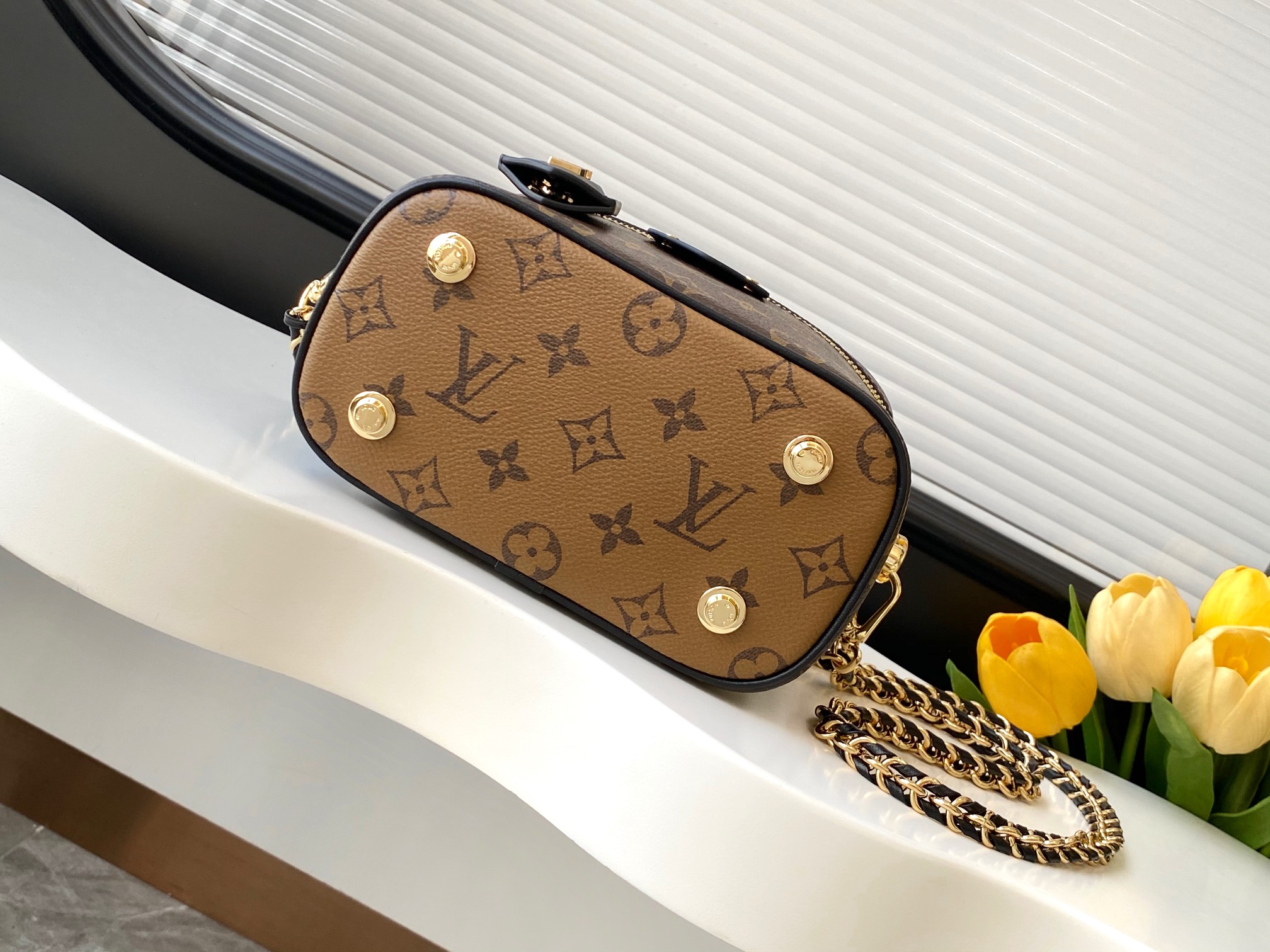 Louis Vuitton Nice Cosmetic Bag M47128 - Image 4