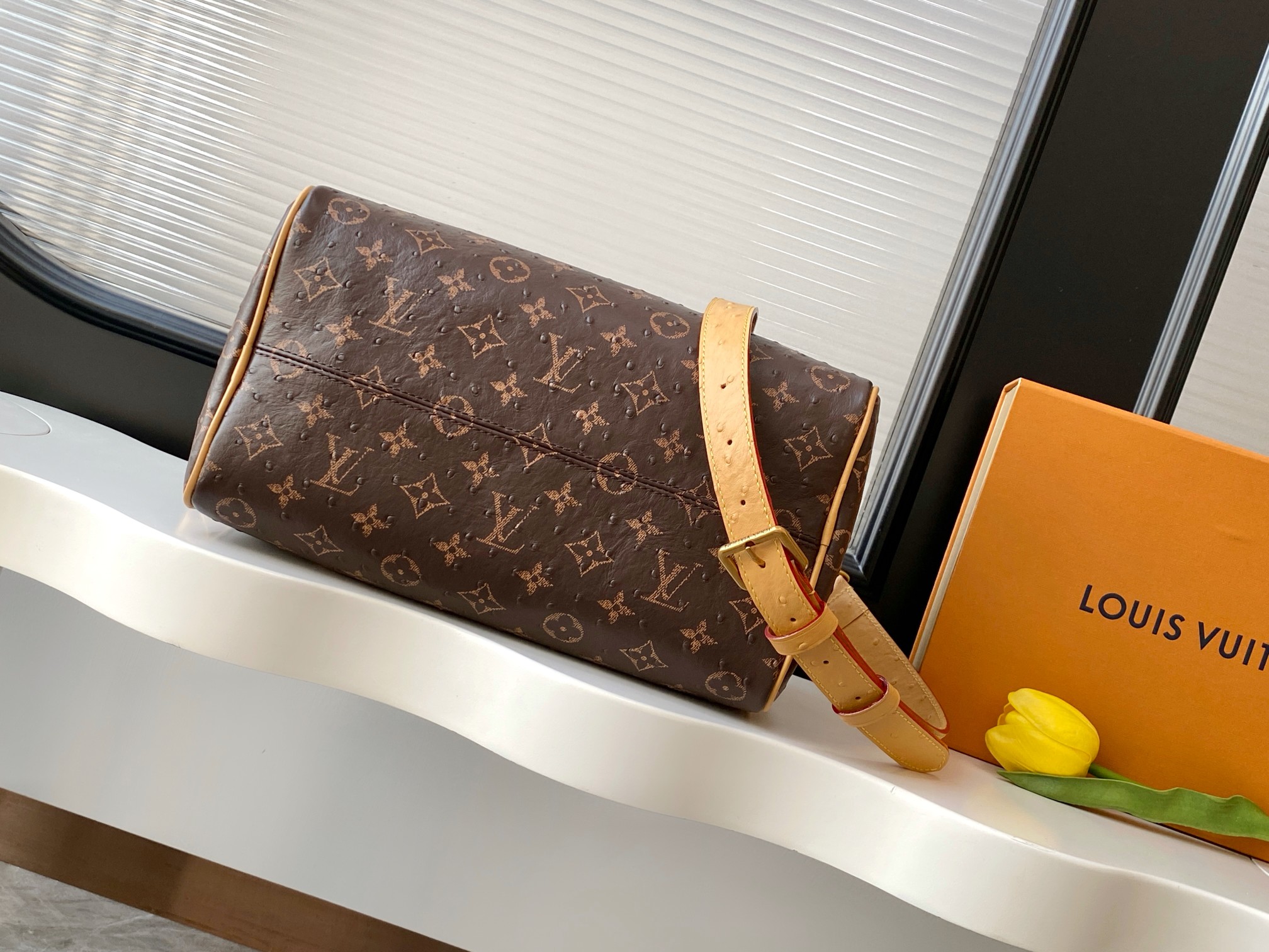 Louis Vuitton Speedy P9 Bandouliere 30 Monogram Leather Handbag - Image 4