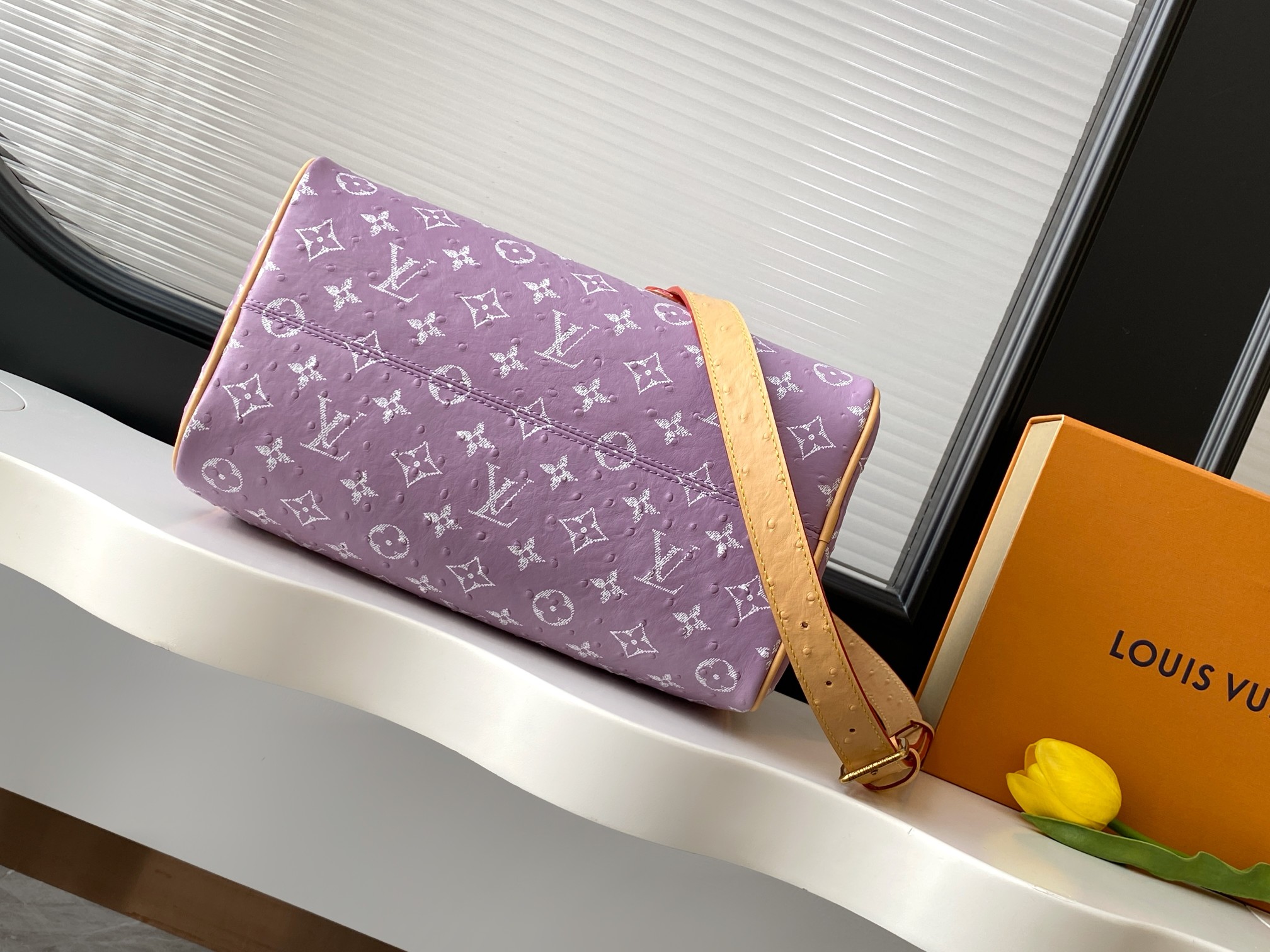 Speedy P9 Bandouliere 30 Monogram Leather Handbag - Image 4