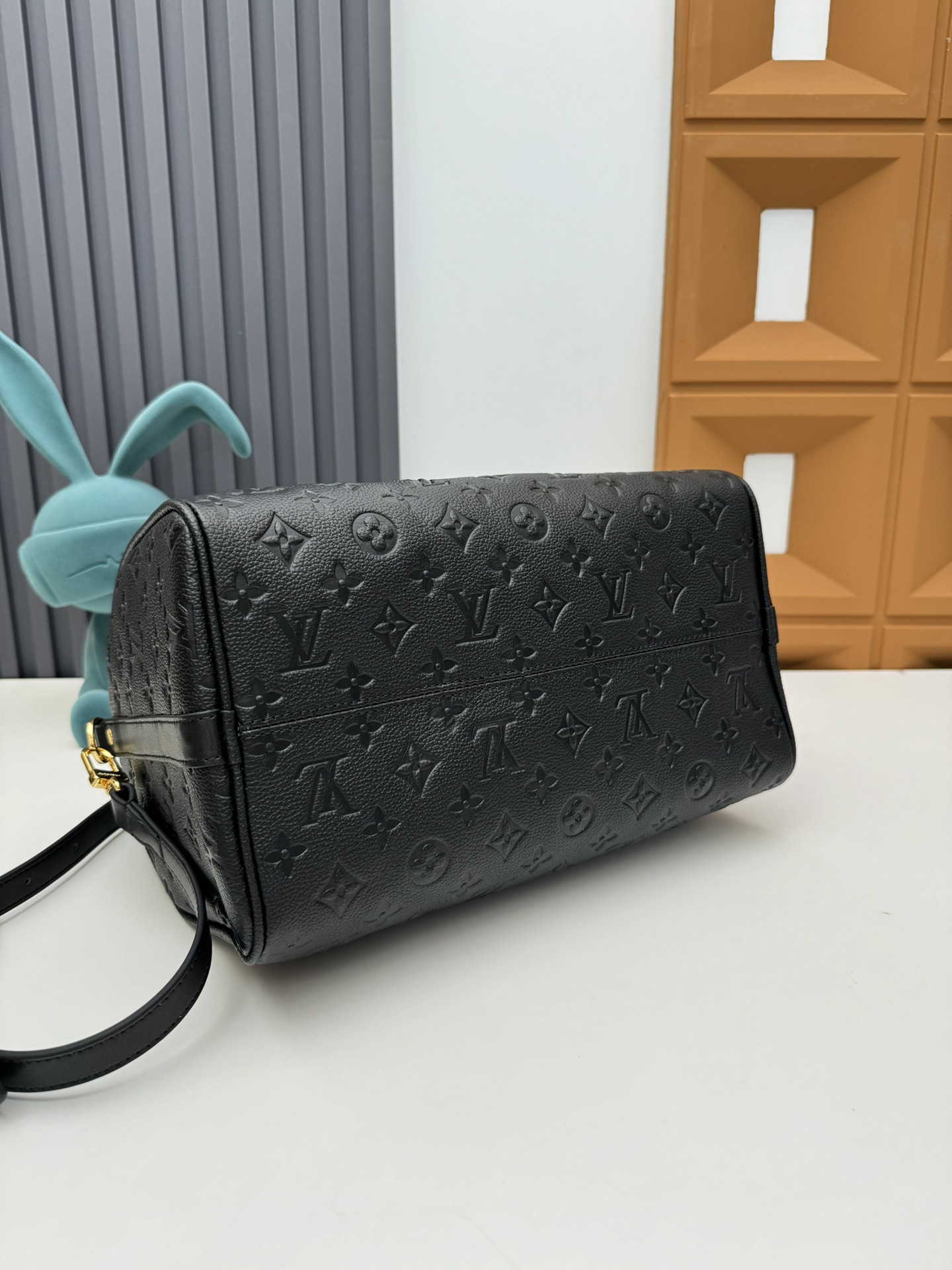 Louis Vuitton Speedy Soft 30 Handbag - Image 4