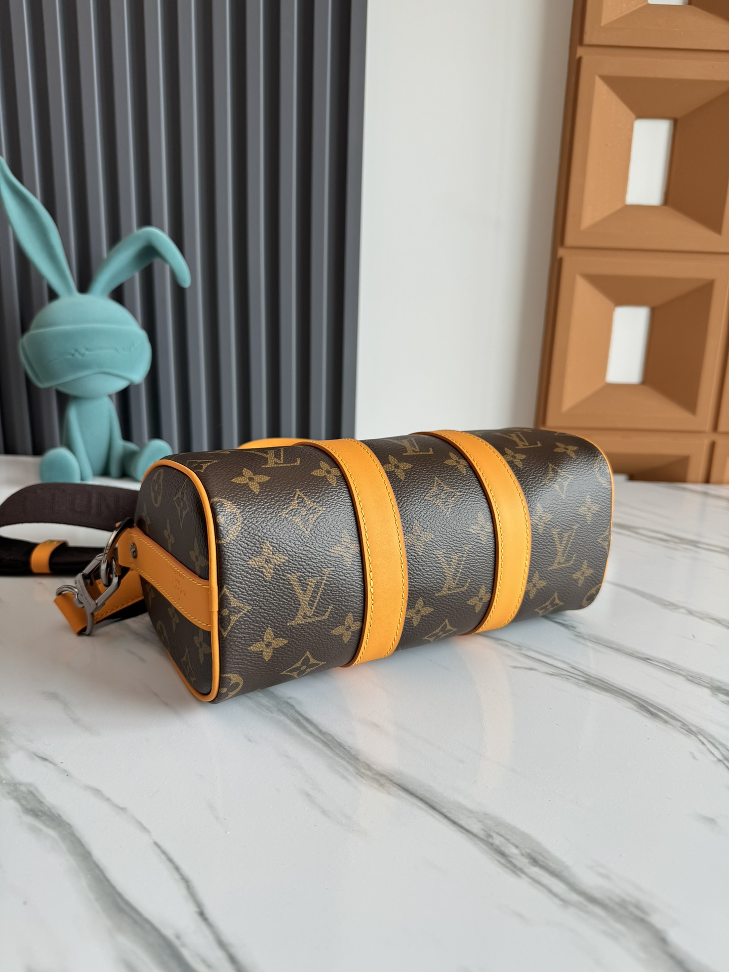 Louis Vuitton Keepall 25 Travel Bag in Monogram Eclipse Reverse Canvas - Image 4
