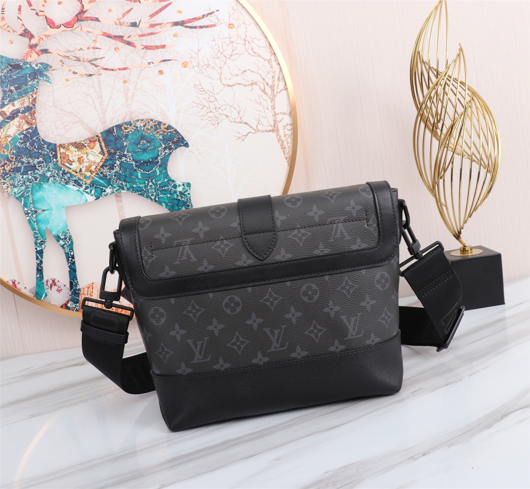 Louis Vuitton Saumur M45911 Shoulder Bag - Image 4