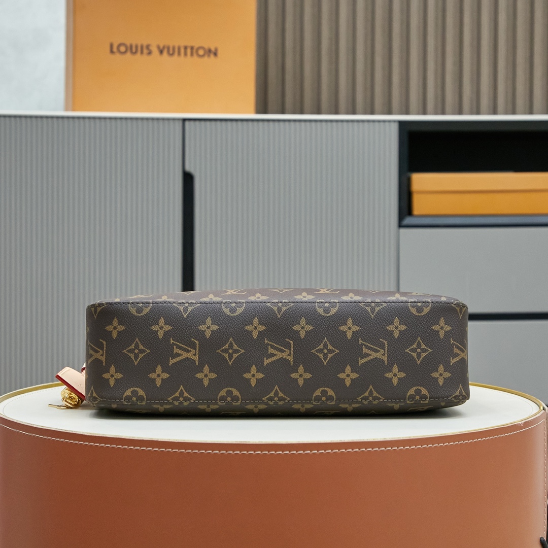 Louis Vuitton M11952 Slouchy Small Handbag - Image 4