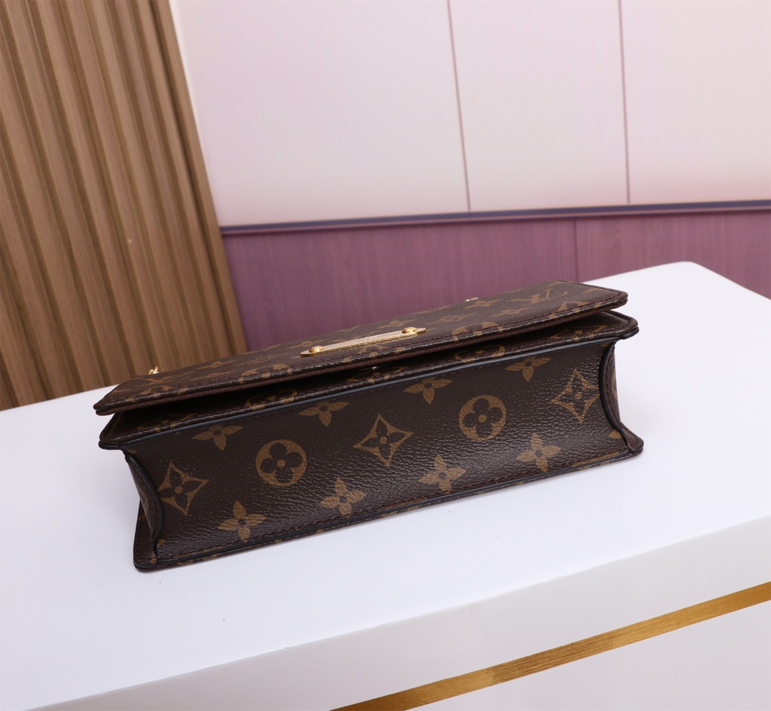 Lily WOC Monogram Canvas Chain Wallet M82509 - Image 4