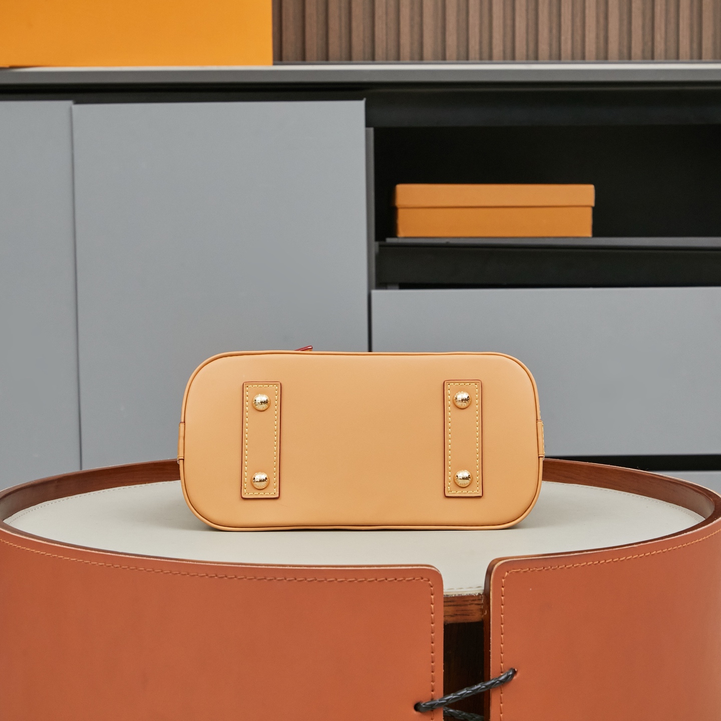Louis Vuitton Alma BB Monogram Handbag - Image 4