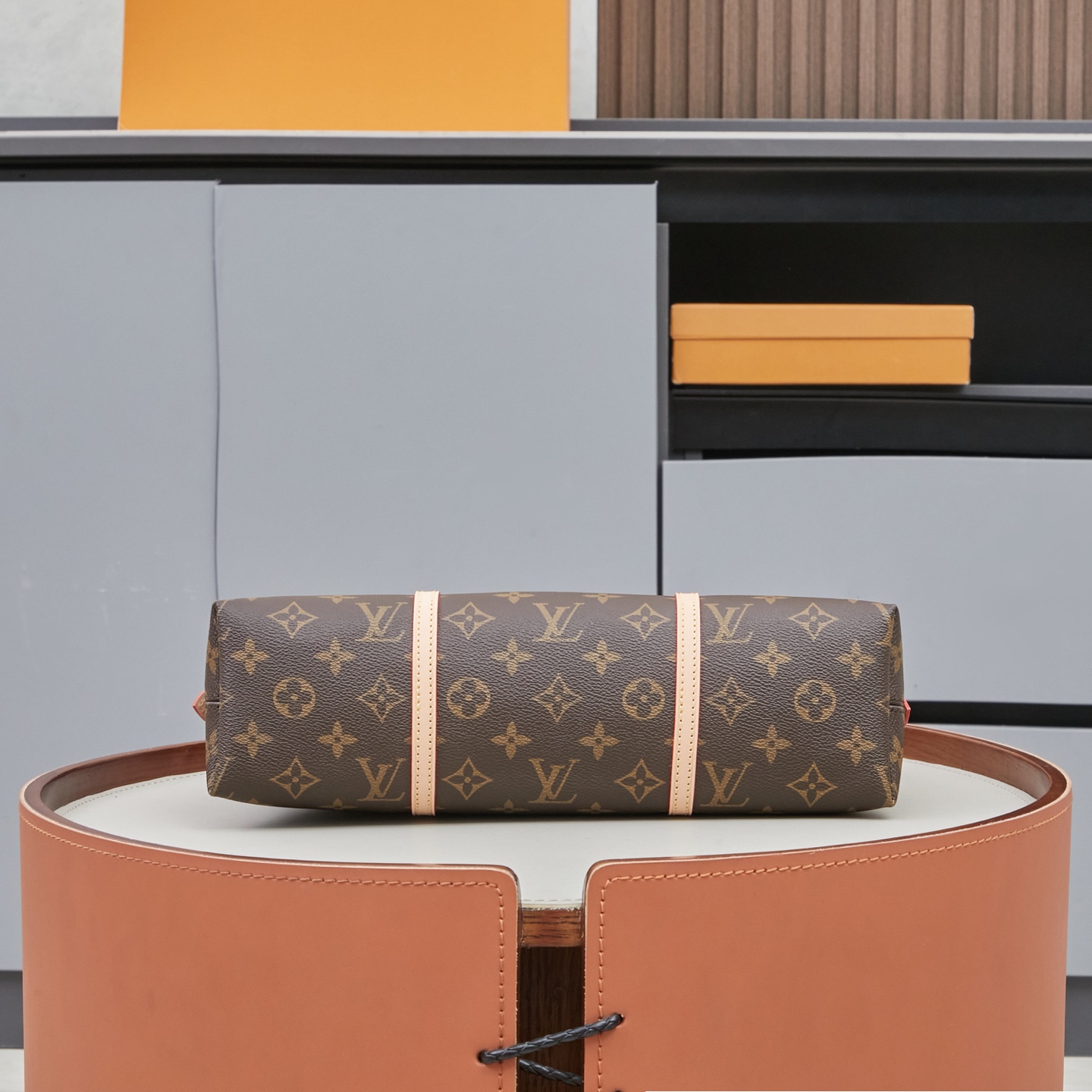 Louis Vuitton Squire Handbag M28951 - Image 4