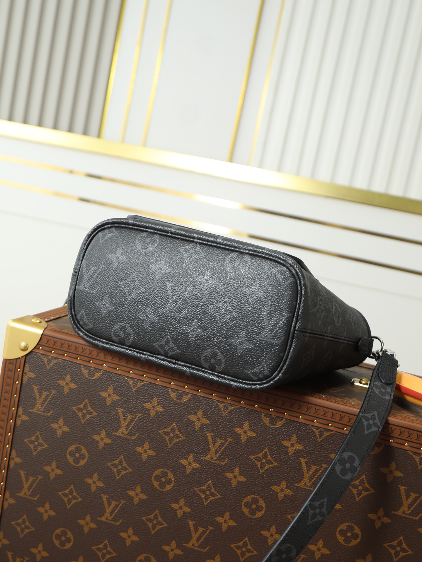 Louis Vuitton Neverfull Bandouliere Inside Out BB Reversible Tote Bag - Image 4