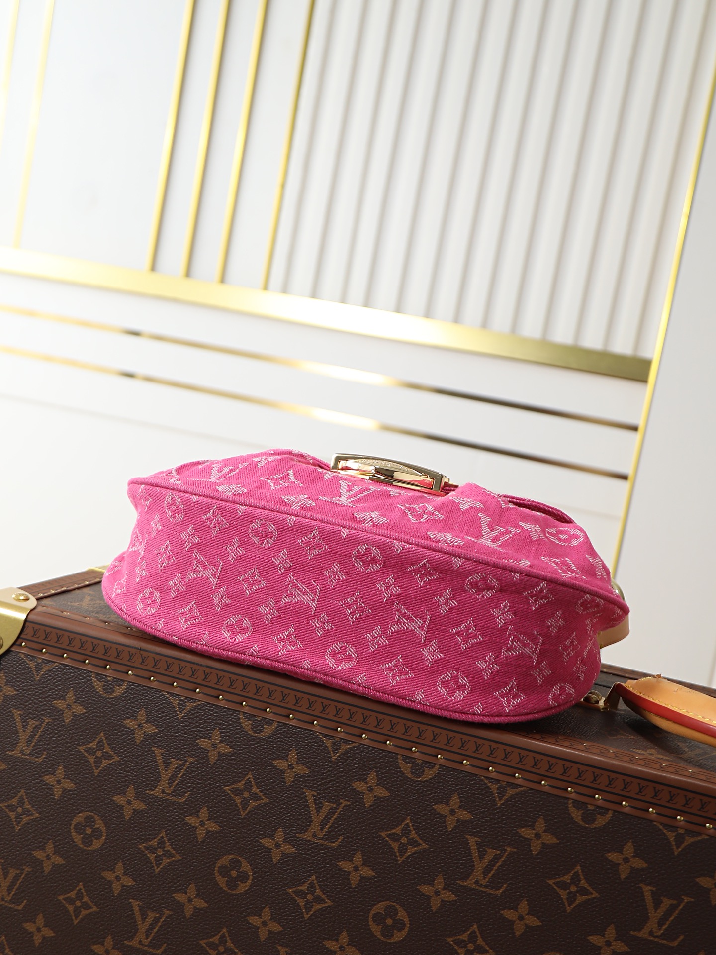 Louis Vuitton Sunset Shoulder Bag in Monogram Denim - Image 4