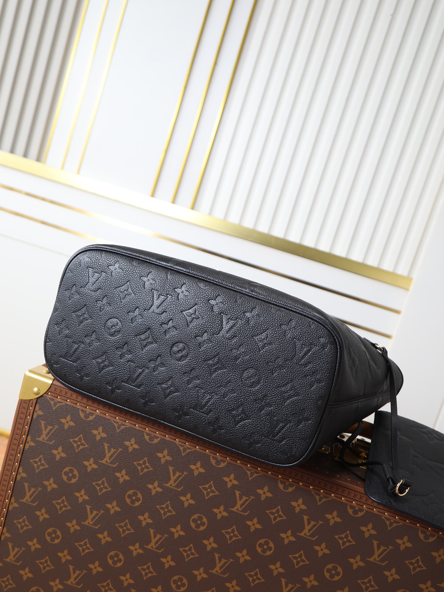 Neverfull MM Monogram Empreinte Leather Tote Bag - Image 4