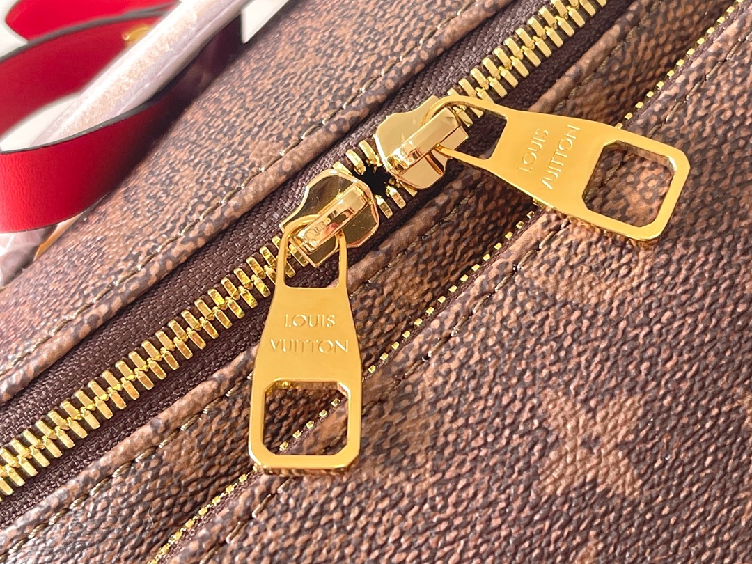 Louis Vuitton M11539 Rush Waist Bag in Monogram Dust Canvas - Image 4