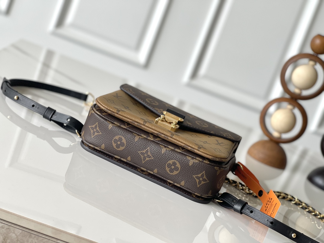 Louis Vuitton Pochette Métis M11941 Crossbody Bag - Image 4
