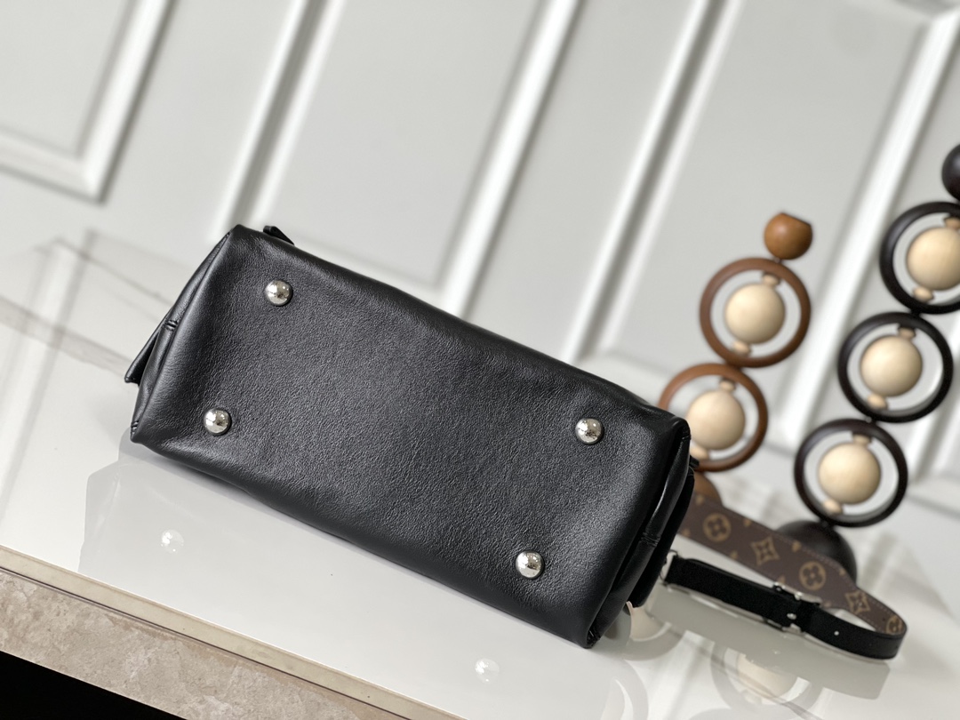 Louis Vuitton CarryAll Cargo Small Crossbody Bag - Image 4