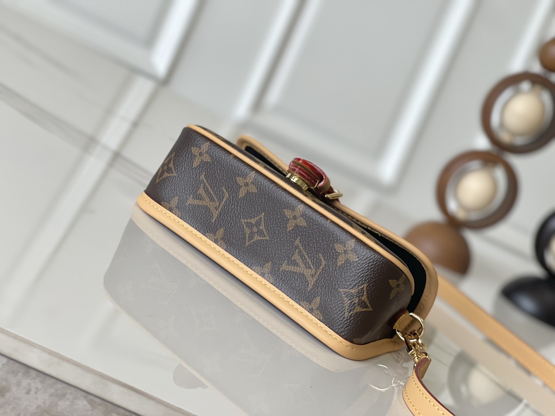 Louis Vuitton Nano Diane Handbag M83566 - Image 4