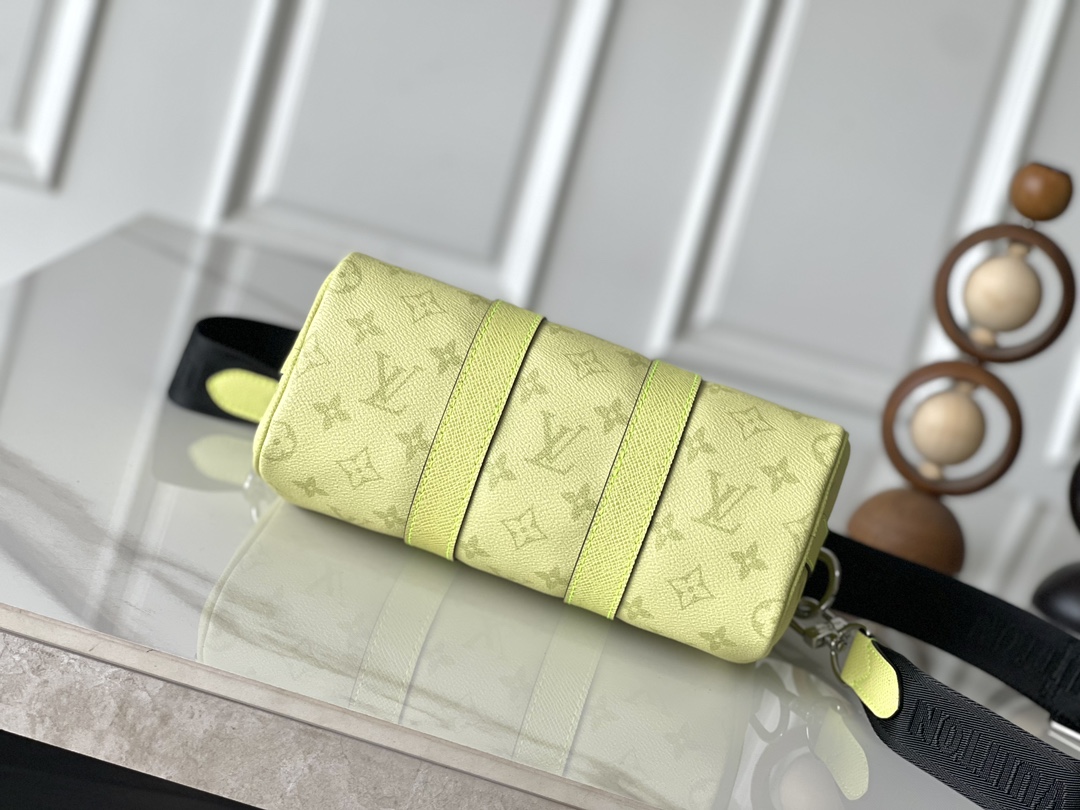 Louis Vuitton Keepall Bandoulière 25 Travel Bag - Image 4