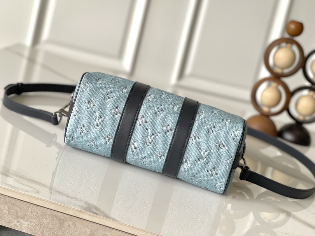 Louis Vuitton Keepall Bandouliere 25 Monogram Surfin Travel Bag - Image 4