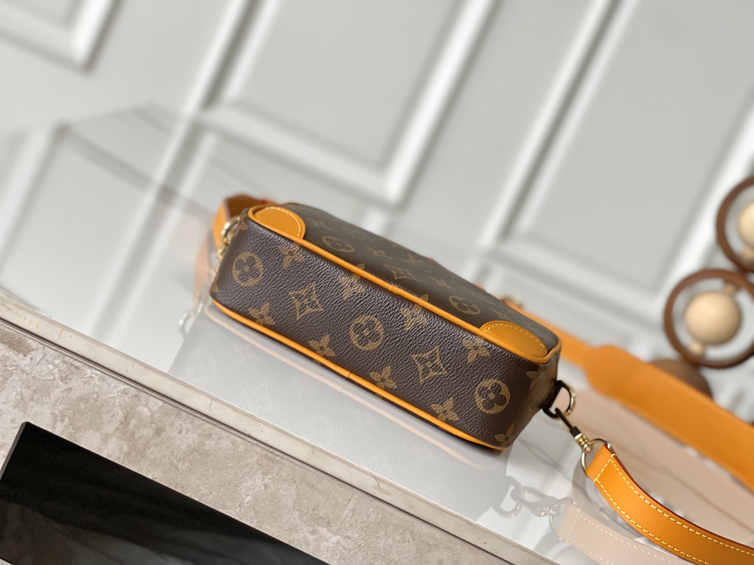 Louis Vuitton Trocadéro Mini Camera Bag M14058 - Image 4