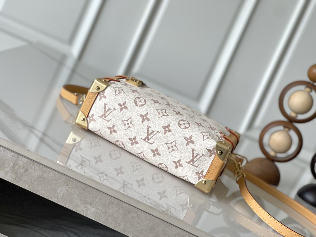 Louis Vuitton Side Trunk MM Handbag in Monogram Canvas - Image 4