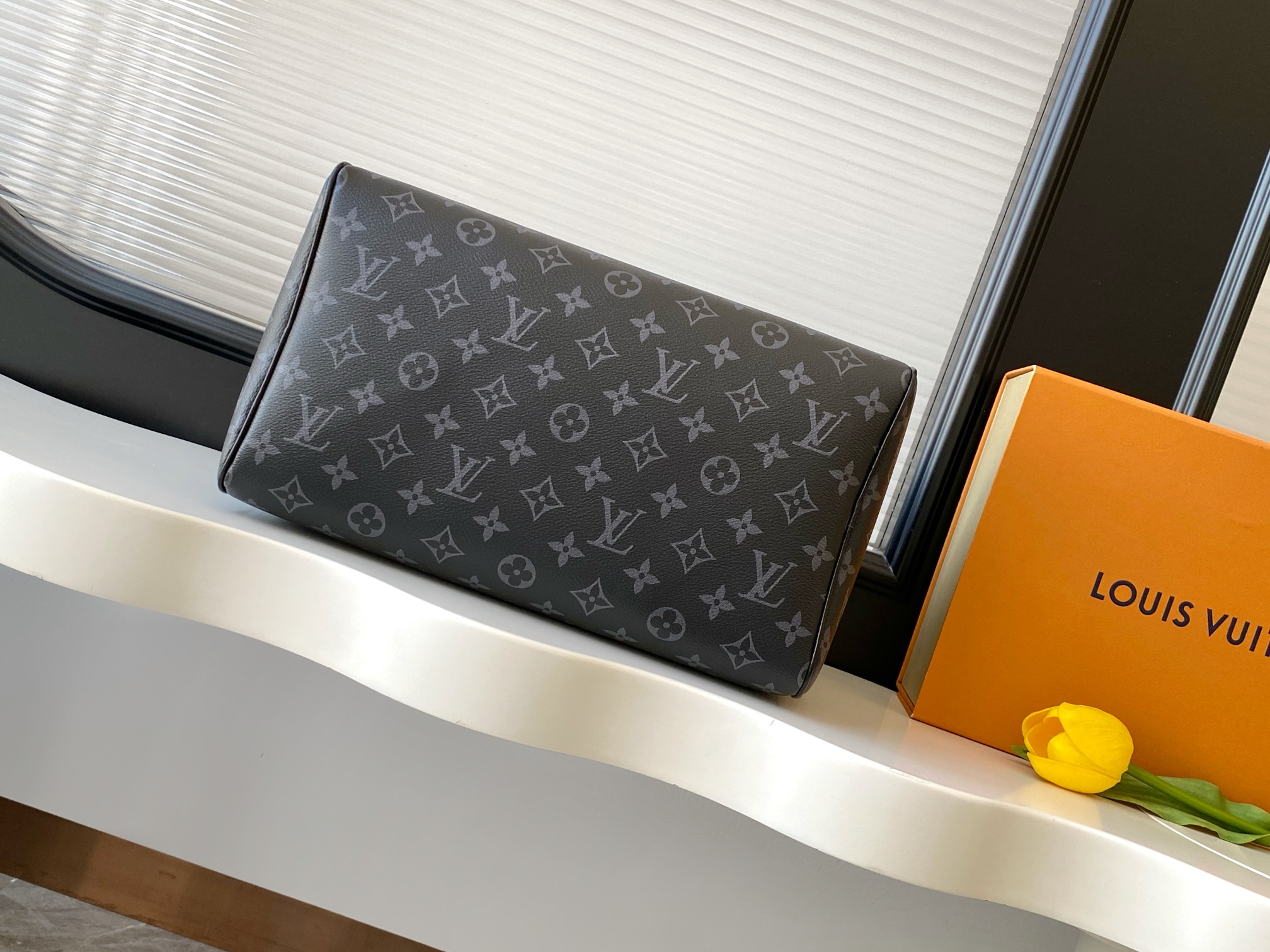 Louis Vuitton Speedy Soft 30 Handbag in Monogram Eclipse Canvas - Image 4