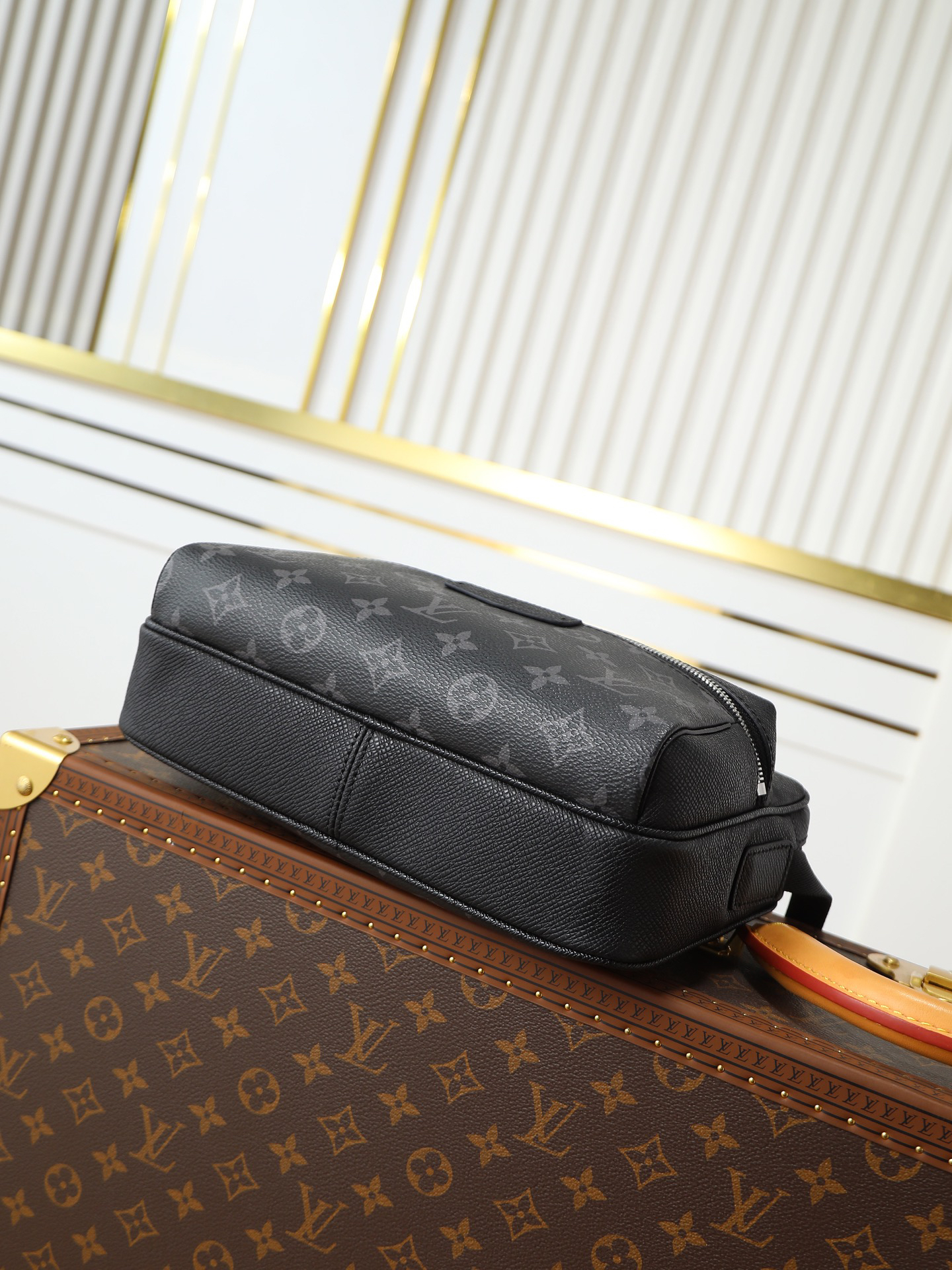 Louis Vuitton Outdoor Messenger Bag M30233 / M30242 - Image 4