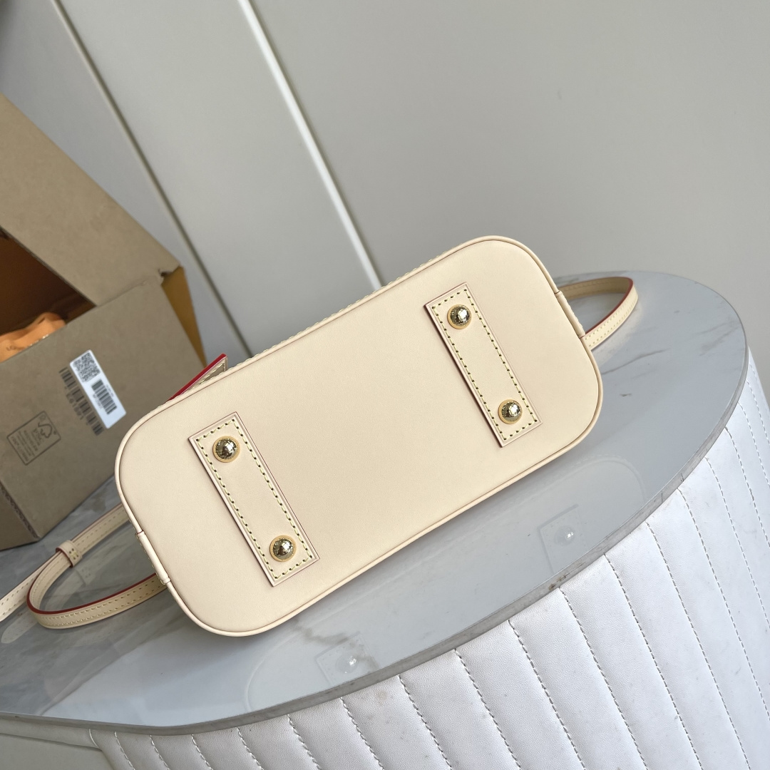 Louis Vuitton Alma BB Handbag in Monogram Emblème Canvas - Image 4