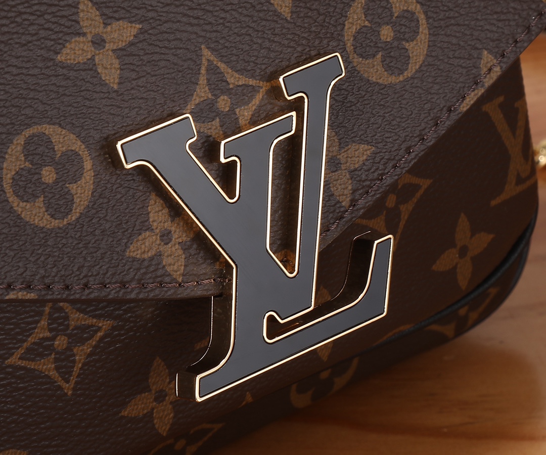 Louis Vuitton Passy Chain Bag - Image 4