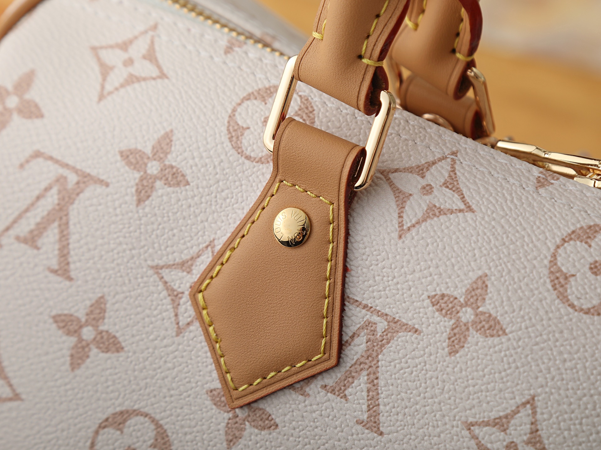 Louis Vuitton Speedy Soft 30 Lucky Handbag - Image 4