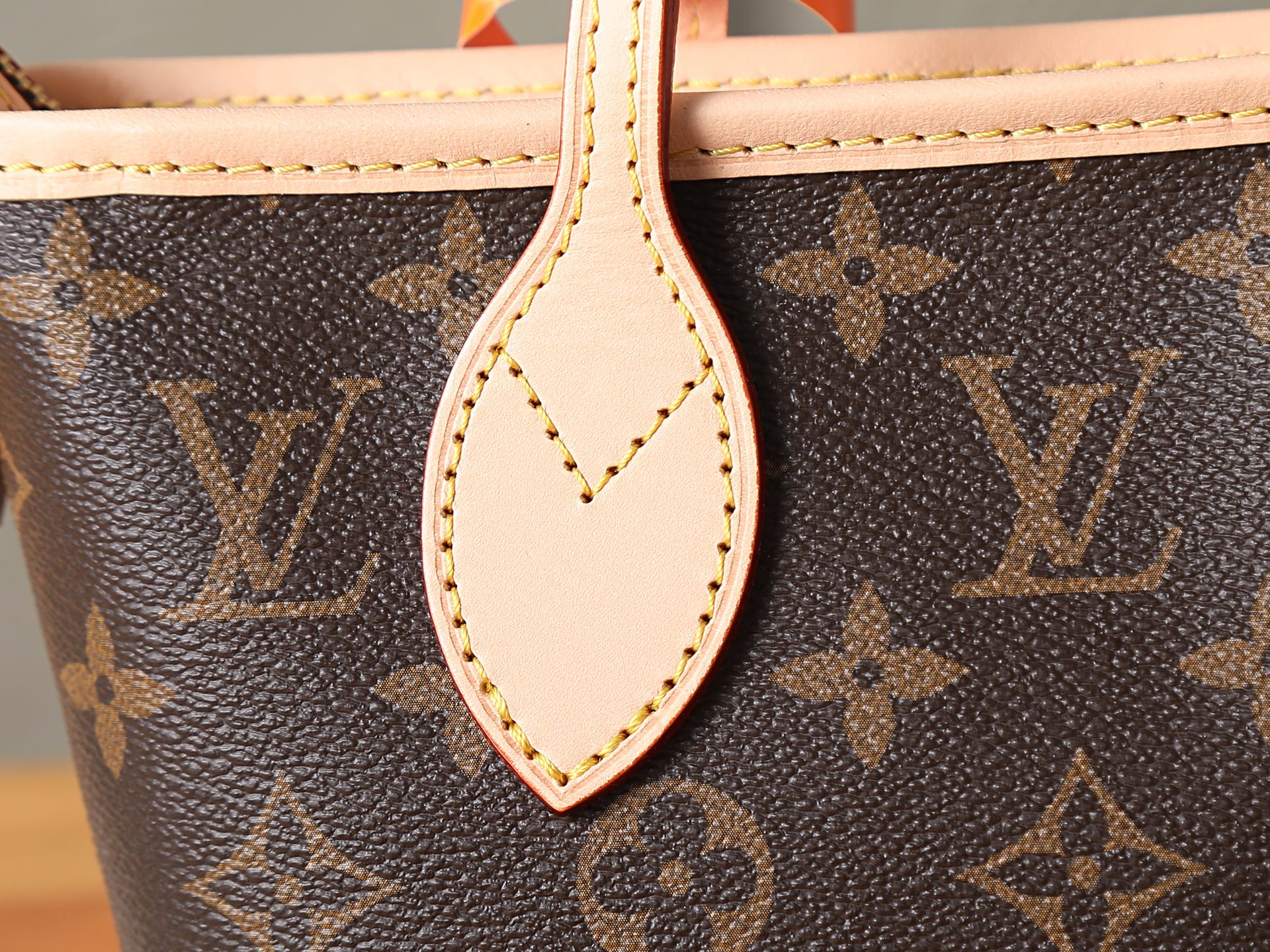 Louis Vuitton Neverfull BB Crossbody Bag - Image 4