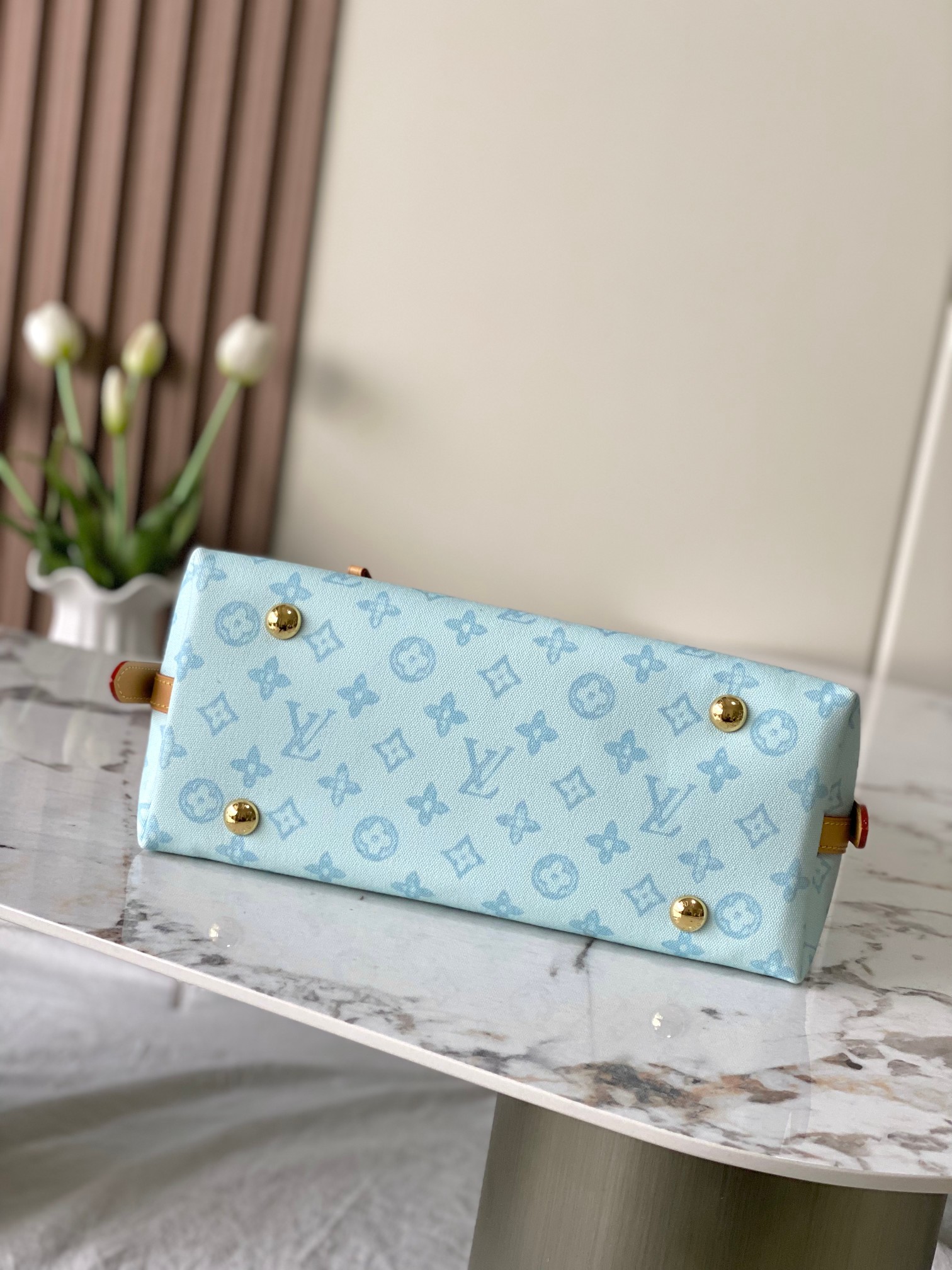Louis Vuitton Carryall Medium Handbag in Blue Monogram Canvas - Image 4