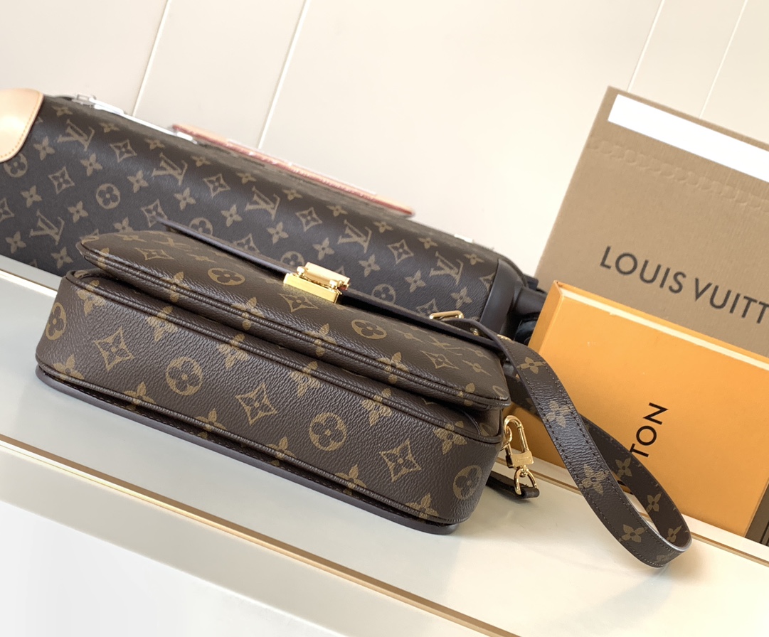 Louis Vuitton Pochette Metis Monogram Canvas Shoulder Bag - Image 4
