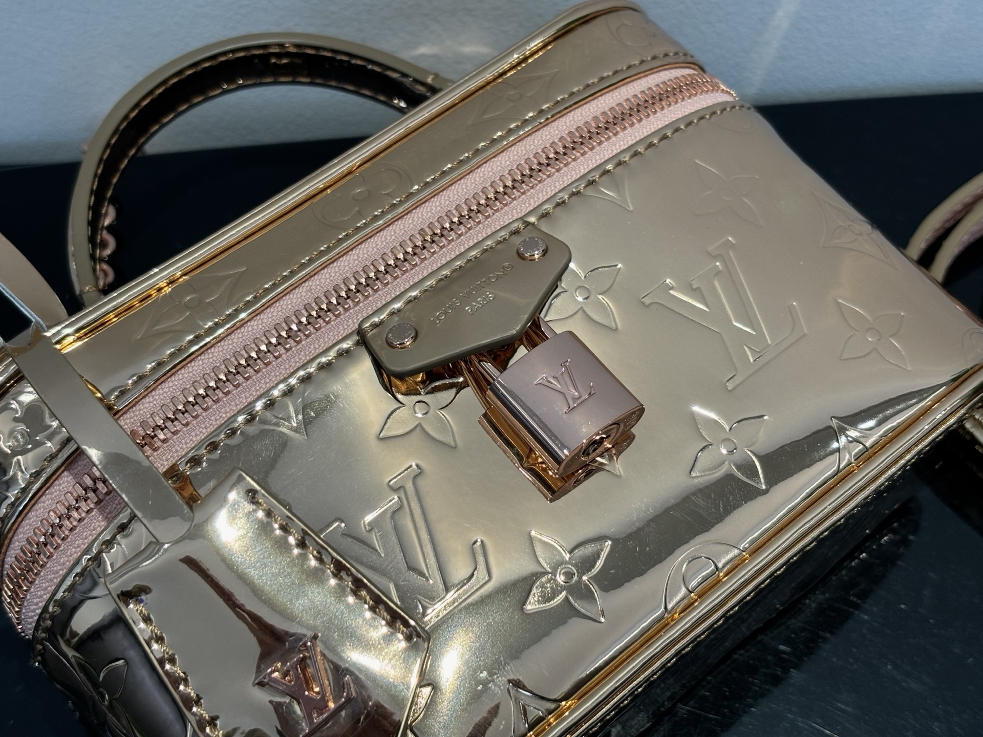 Louis Vuitton Vanity Chain Pouch Rose Gold - Image 4