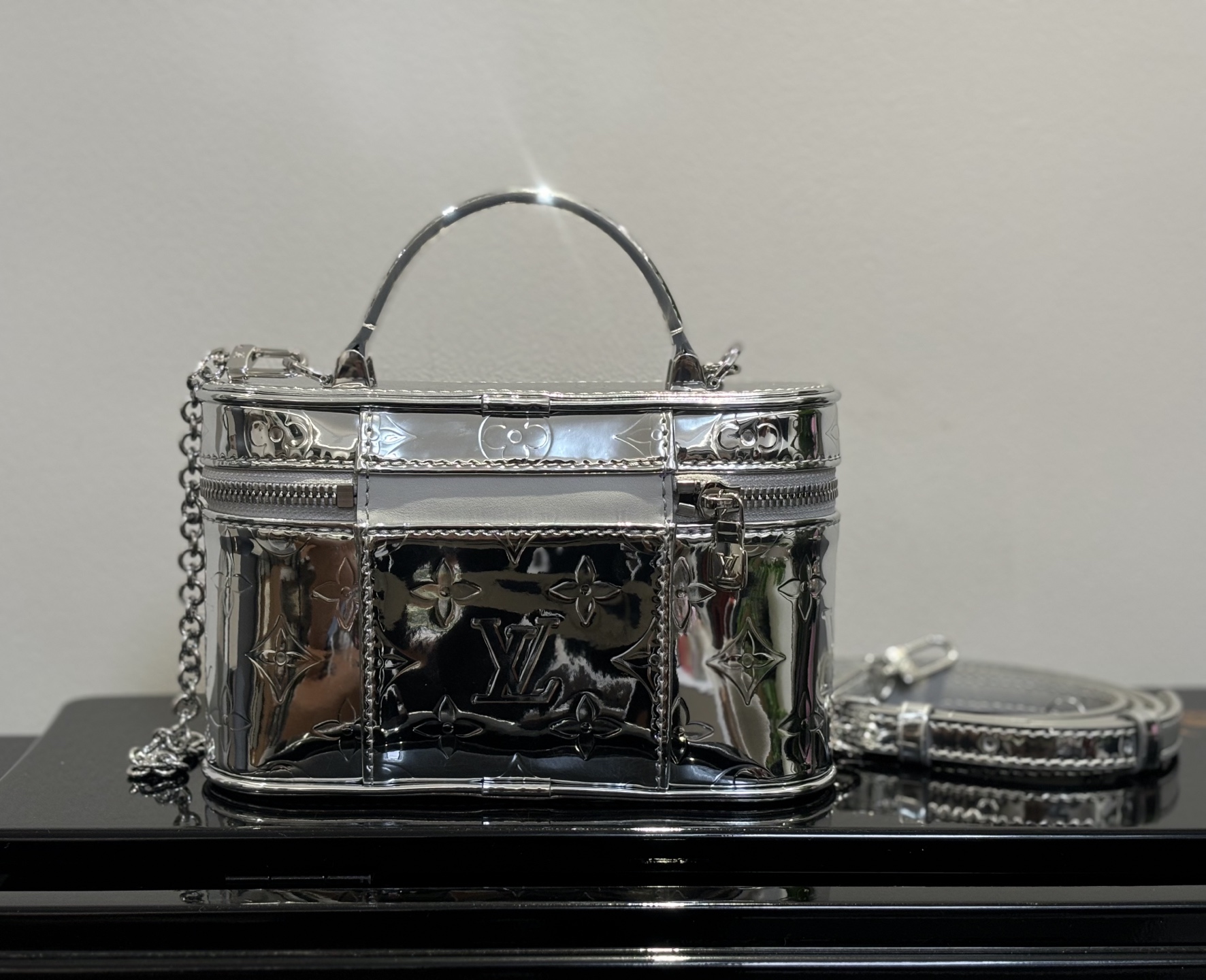 Louis Vuitton Vanity Chain Pouch Silver - Image 4