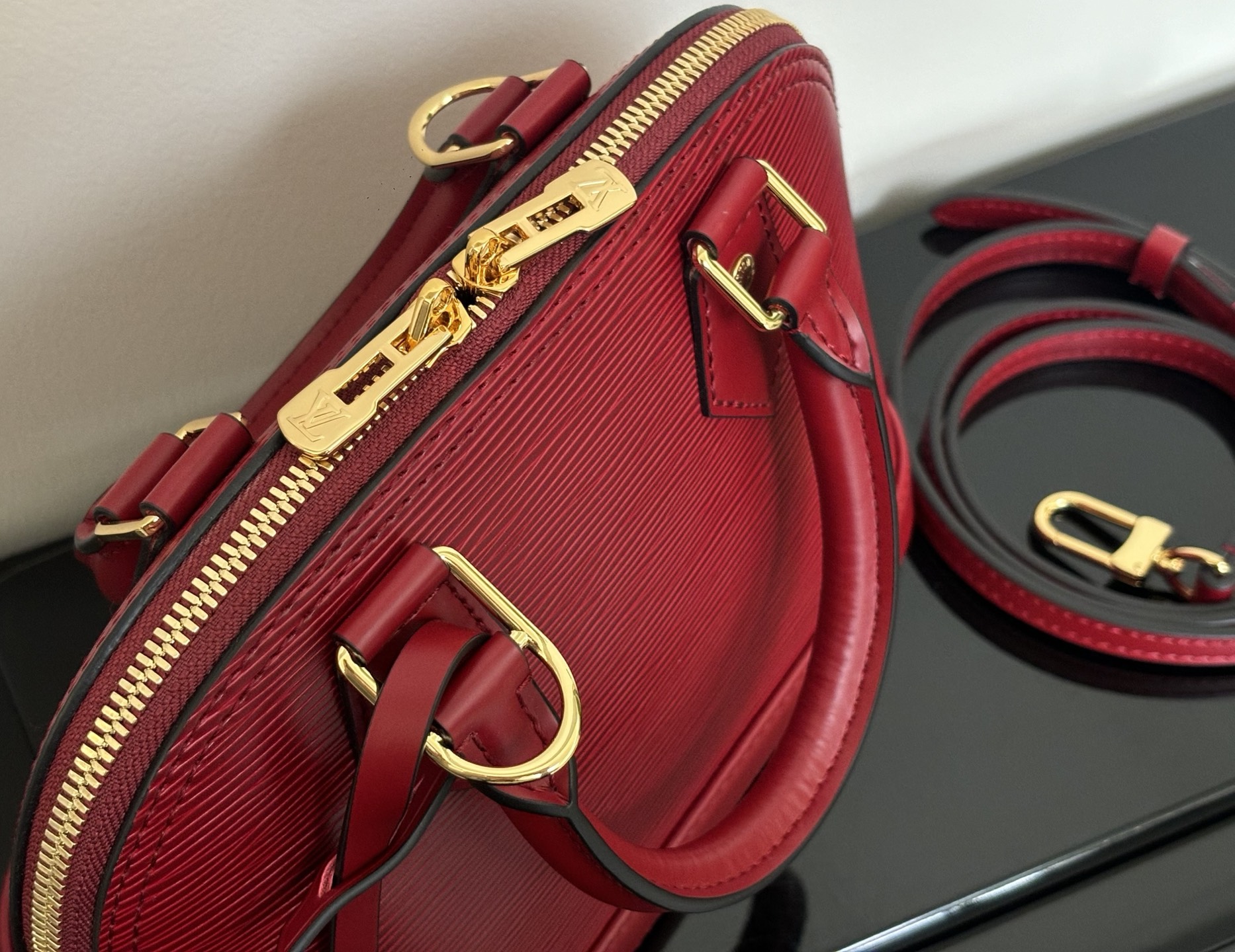 Alma BB Epi Leather Handbag - Image 4