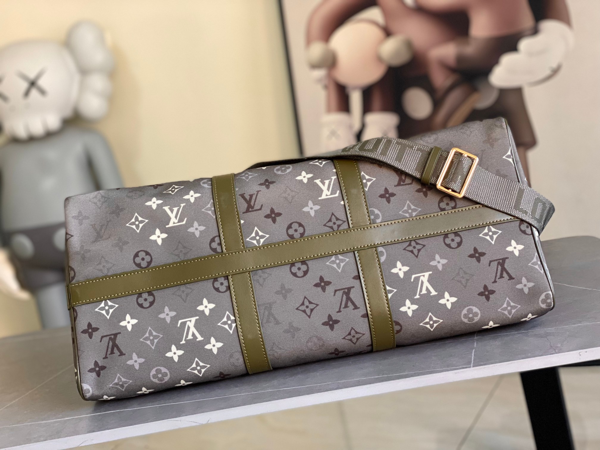 Louis Vuitton Keepall 50 Travel Bag in Khaki Monogram Canvas - Image 4