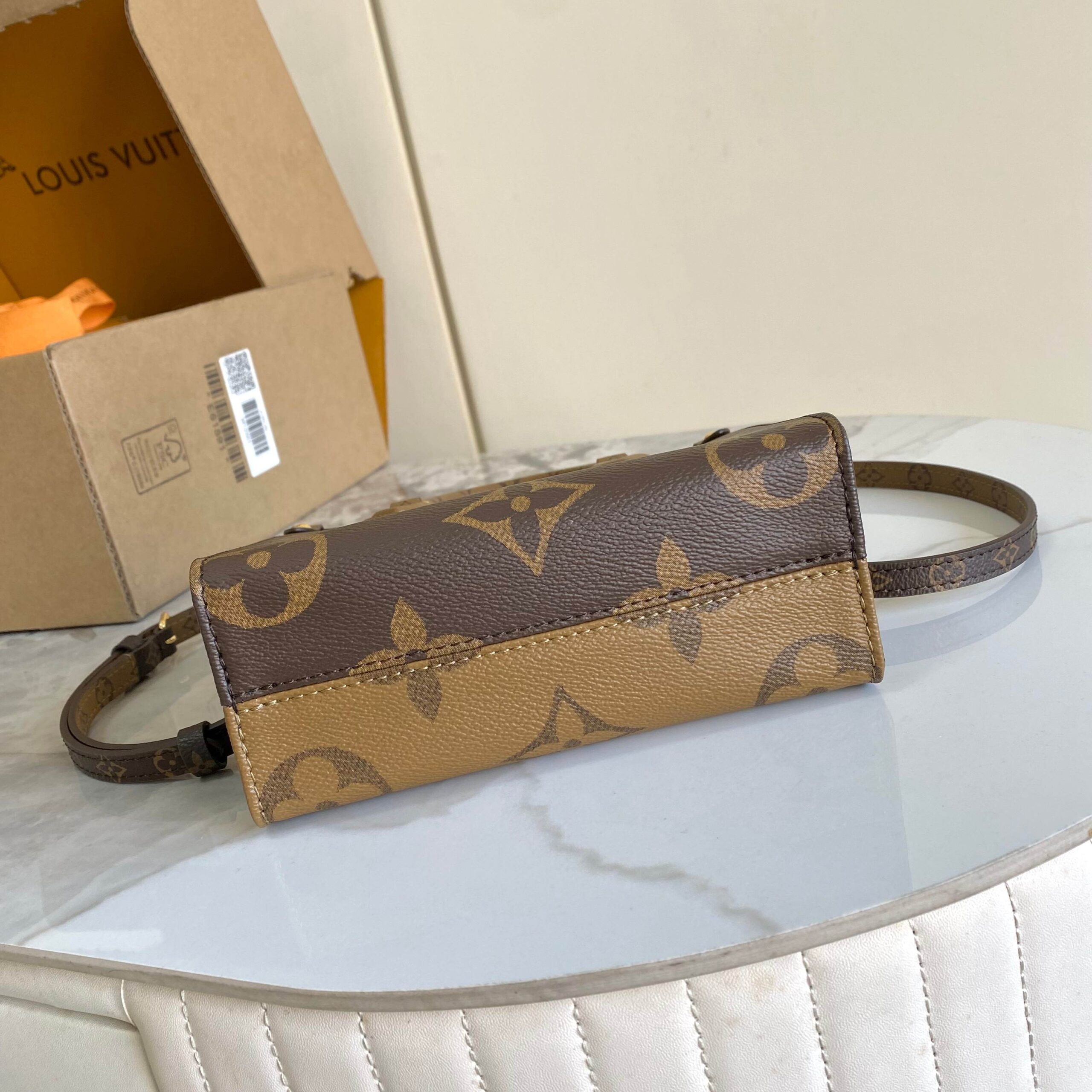 Louis Vuitton OnTheGo BB Tote Bag - Image 4