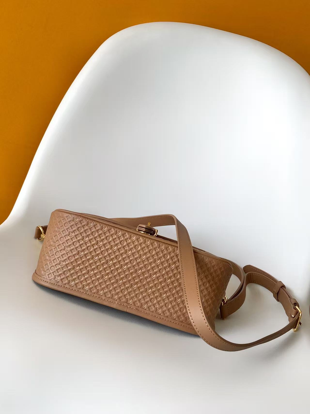 Louis Vuitton Diane Monogram Empreinte Shoulder Bag - Image 4