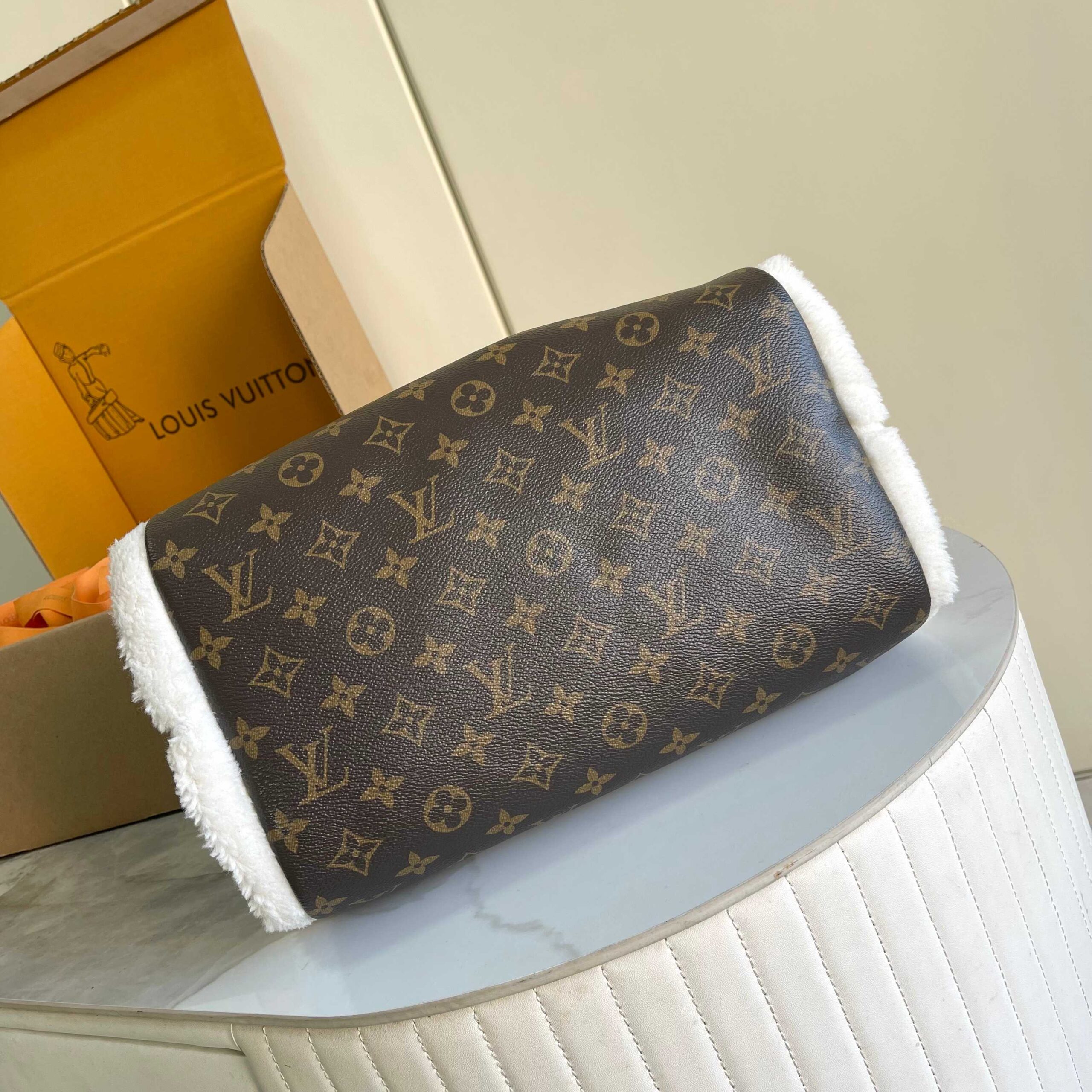 Louis Vuitton Speedy Soft 30 Teddy Handbag - Image 4