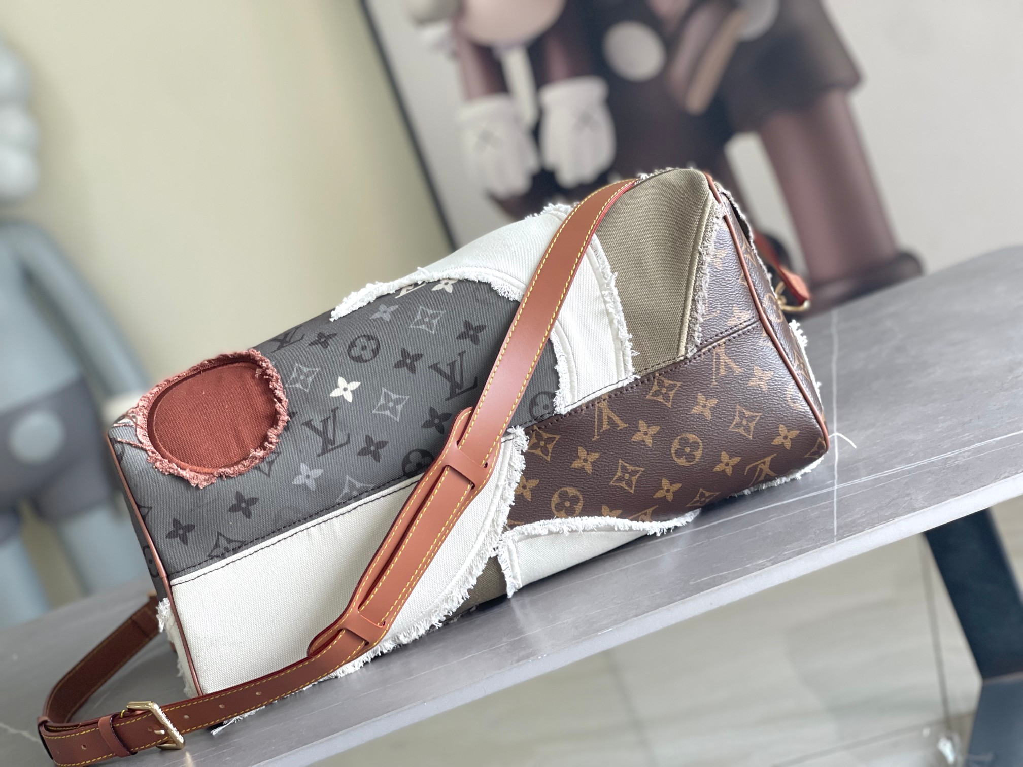 Louis Vuitton Keepall Bandoulière 40 Travel Bag - Image 4