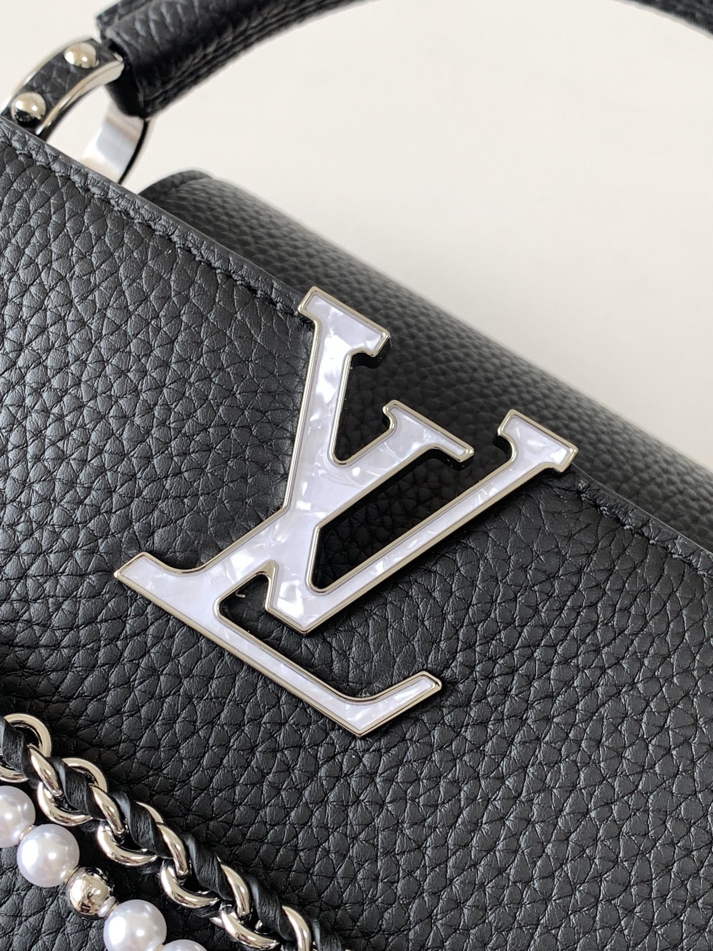 Louis Vuitton Capucines Mini Handbag in Black Taurillon Leather - Image 4