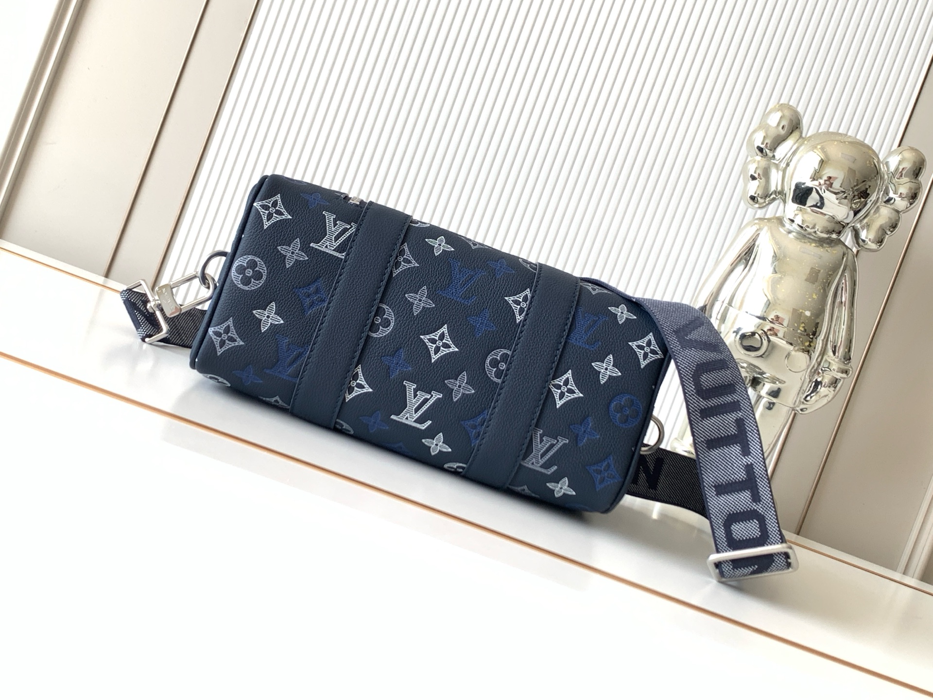 Louis Vuitton City Keepall Handbag in Monogram Shadow Leather - Image 4