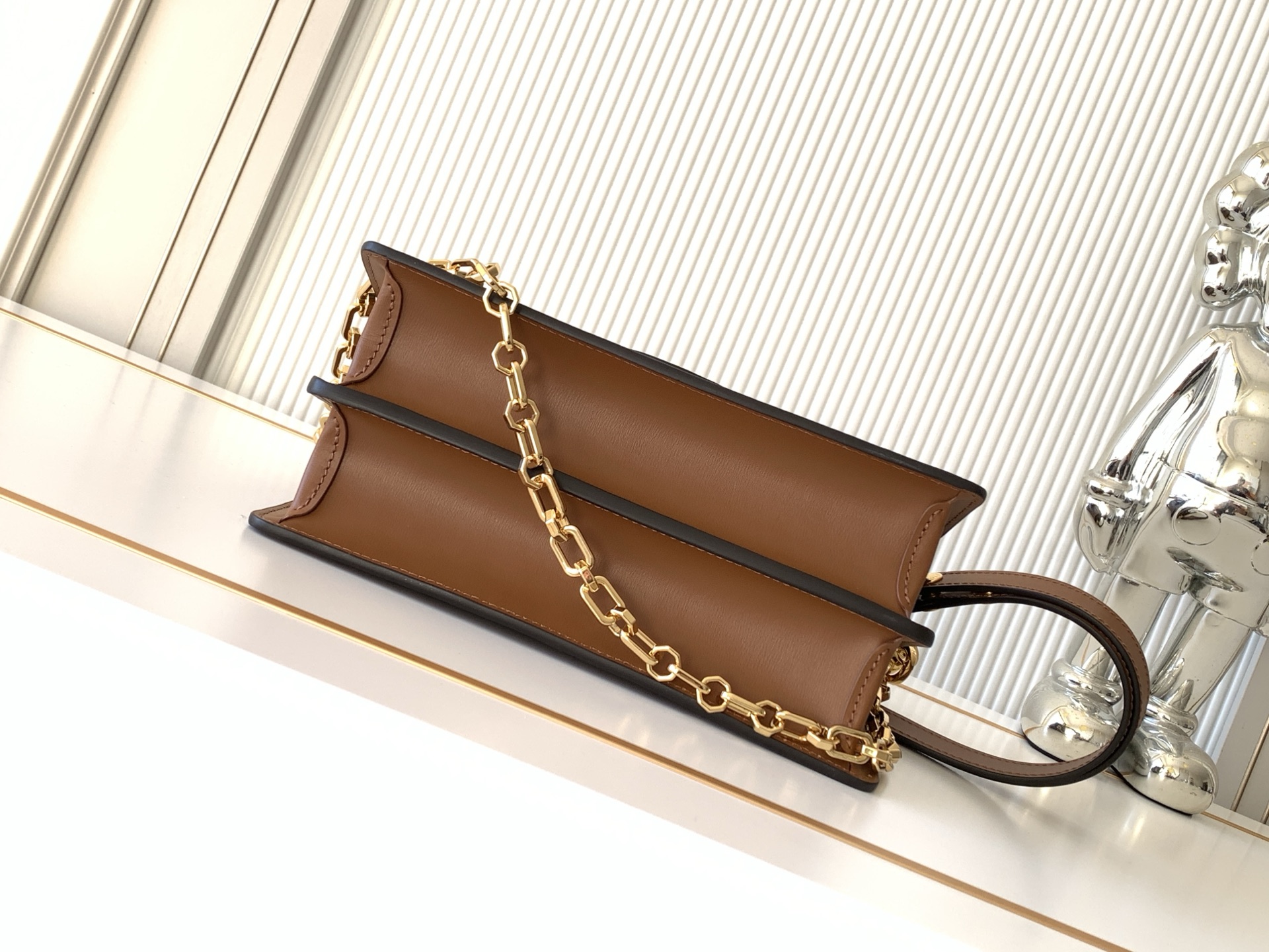 Louis Vuitton Dauphine Medium Handbag in Monogram and Monogram Reverse Canvas - Image 4