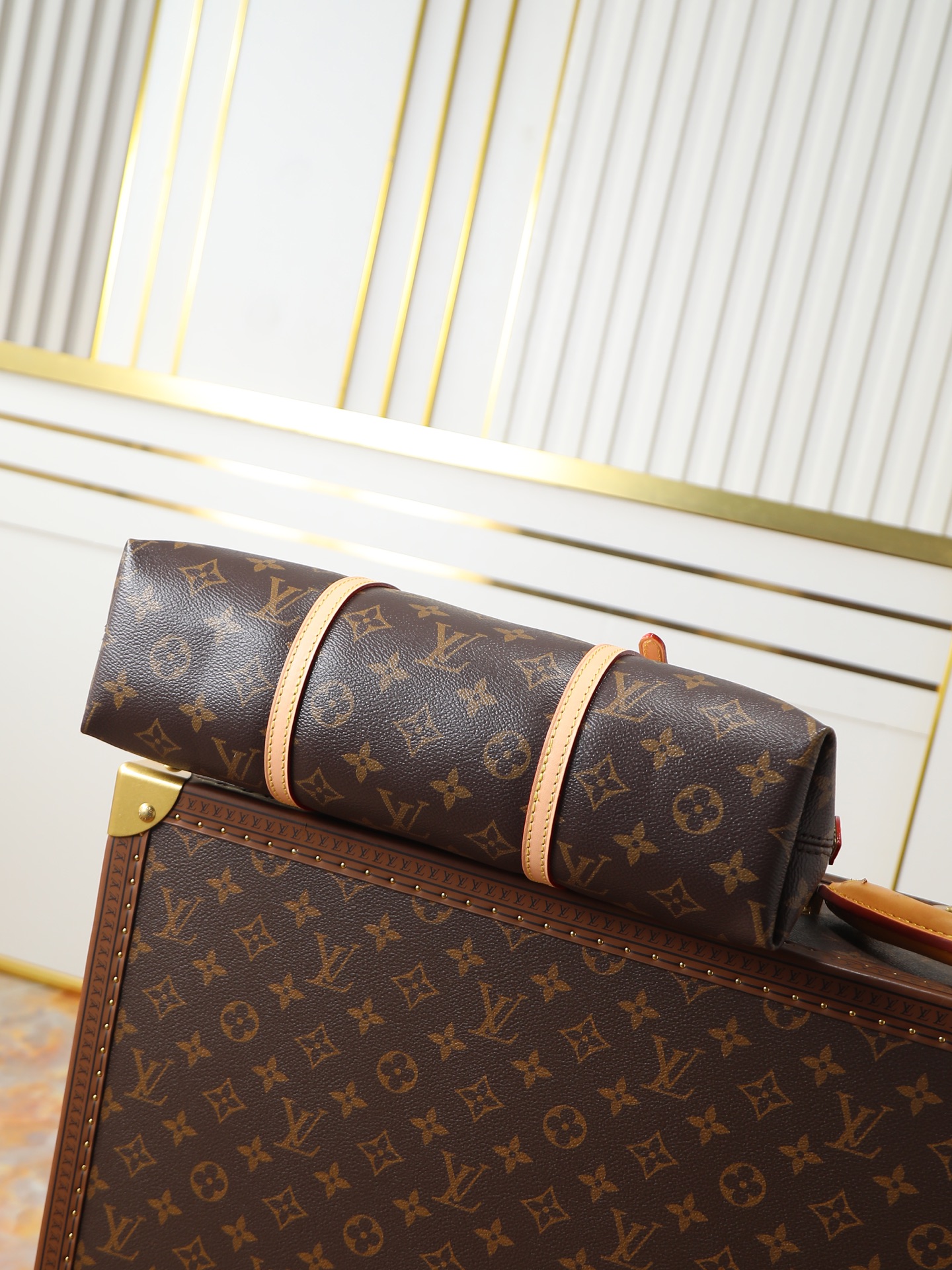 Squire Monogram Canvas Handbag M28951 - Image 4