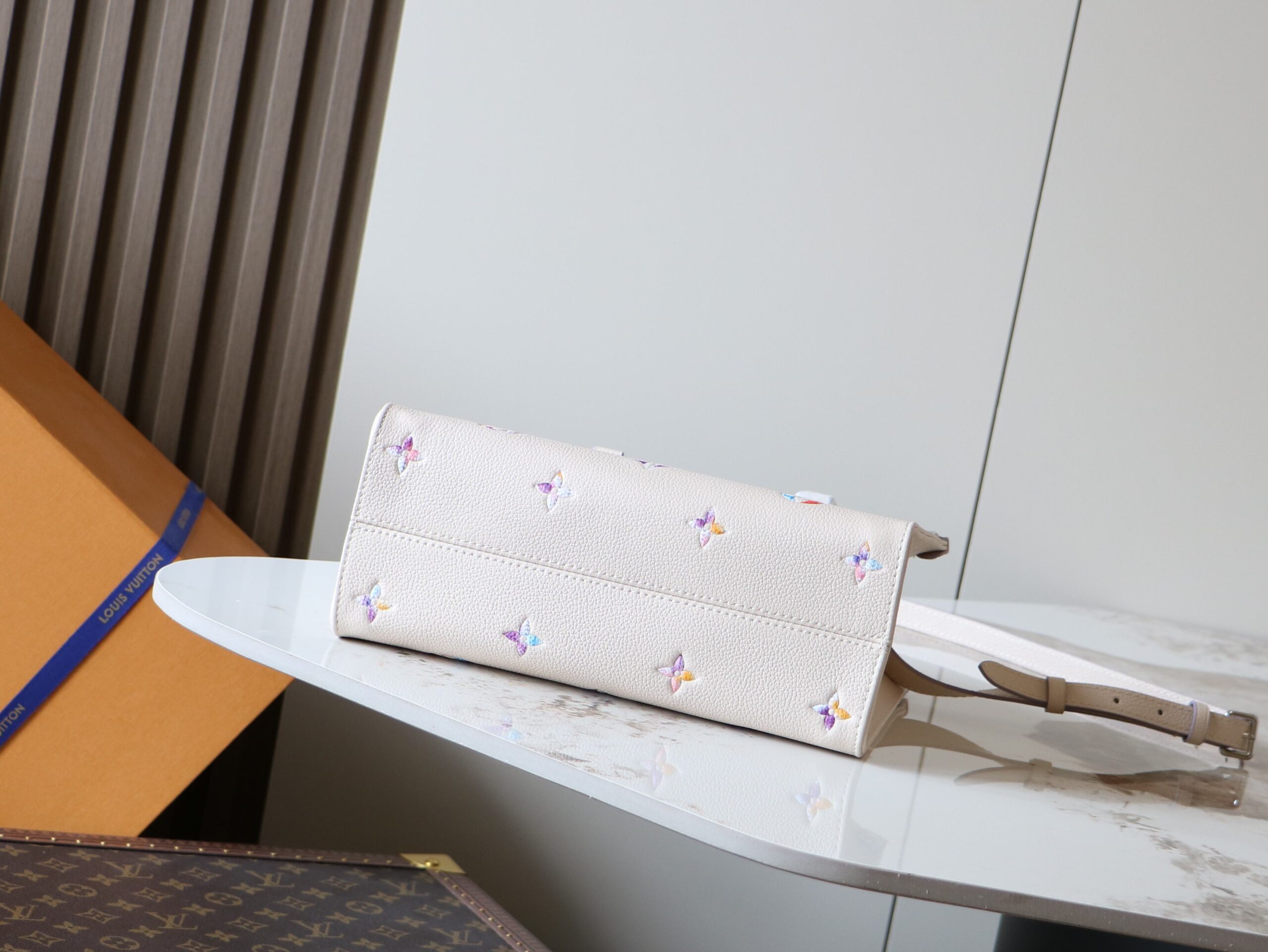 Louis Vuitton OnTheGo Small Handbag - Image 4