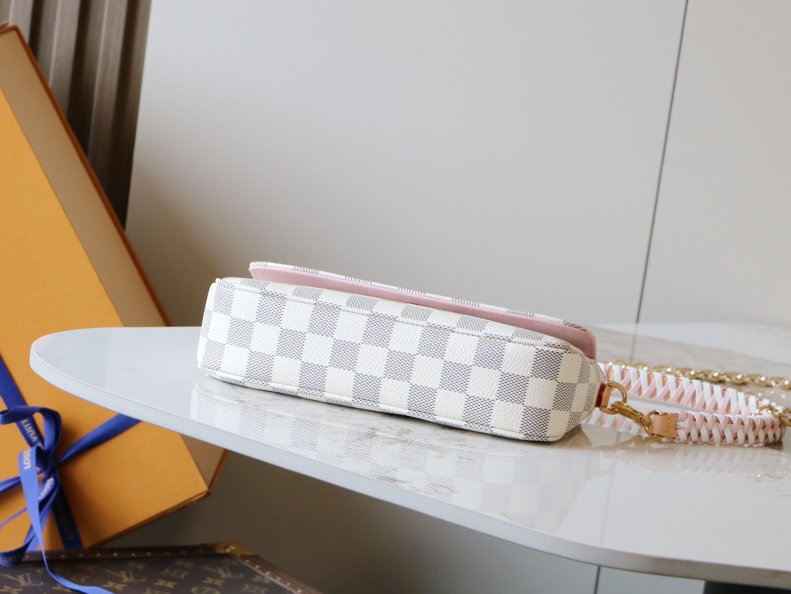 Louis Vuitton Wallet On Chain Ivy Shoulder Bag in White and Pink - Image 4