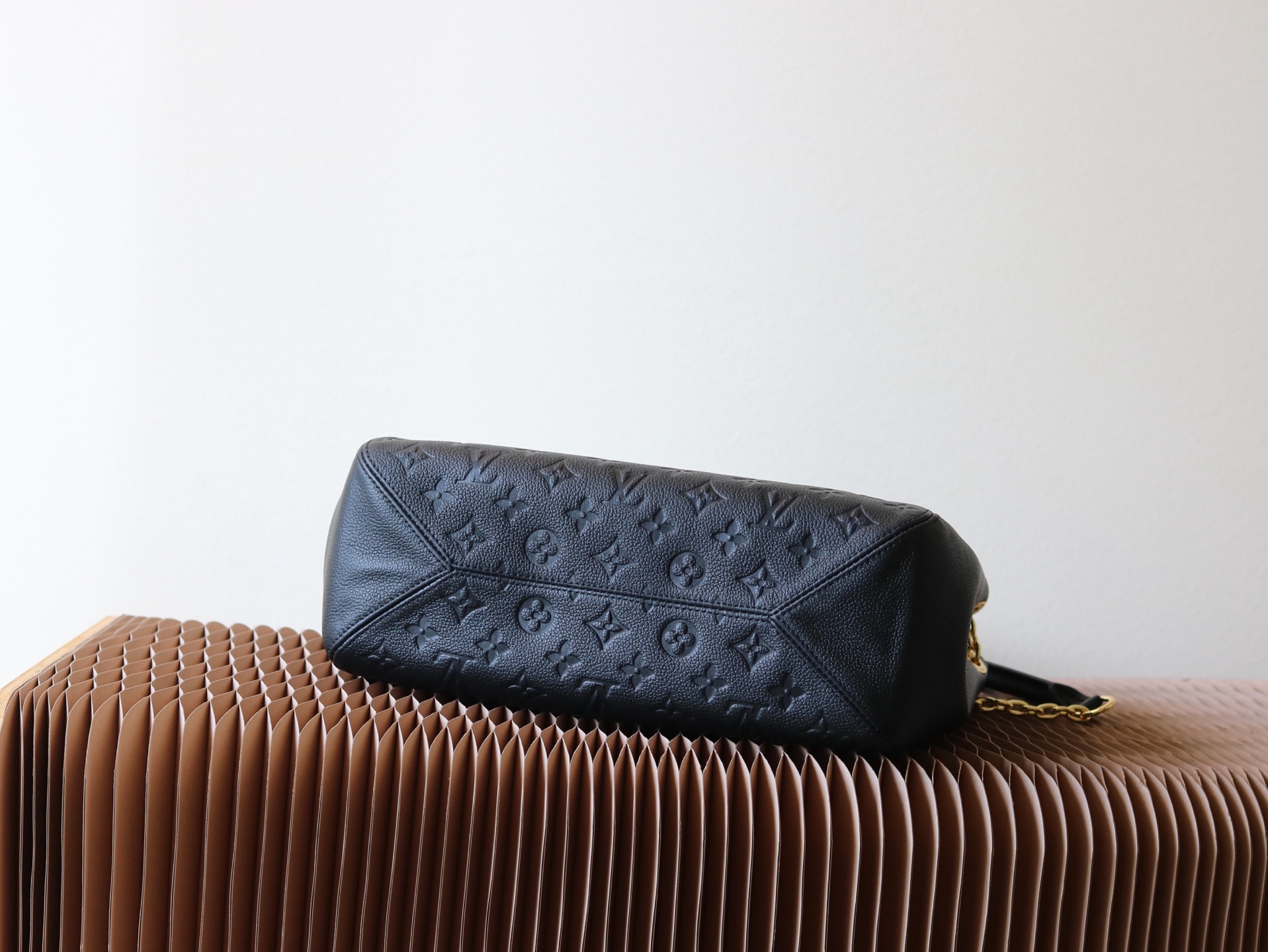 Louis Vuitton Anytime Medium Handbag - Image 4