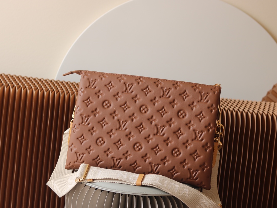 Louis Vuitton Coussin PM Shoulder Bag - Image 4